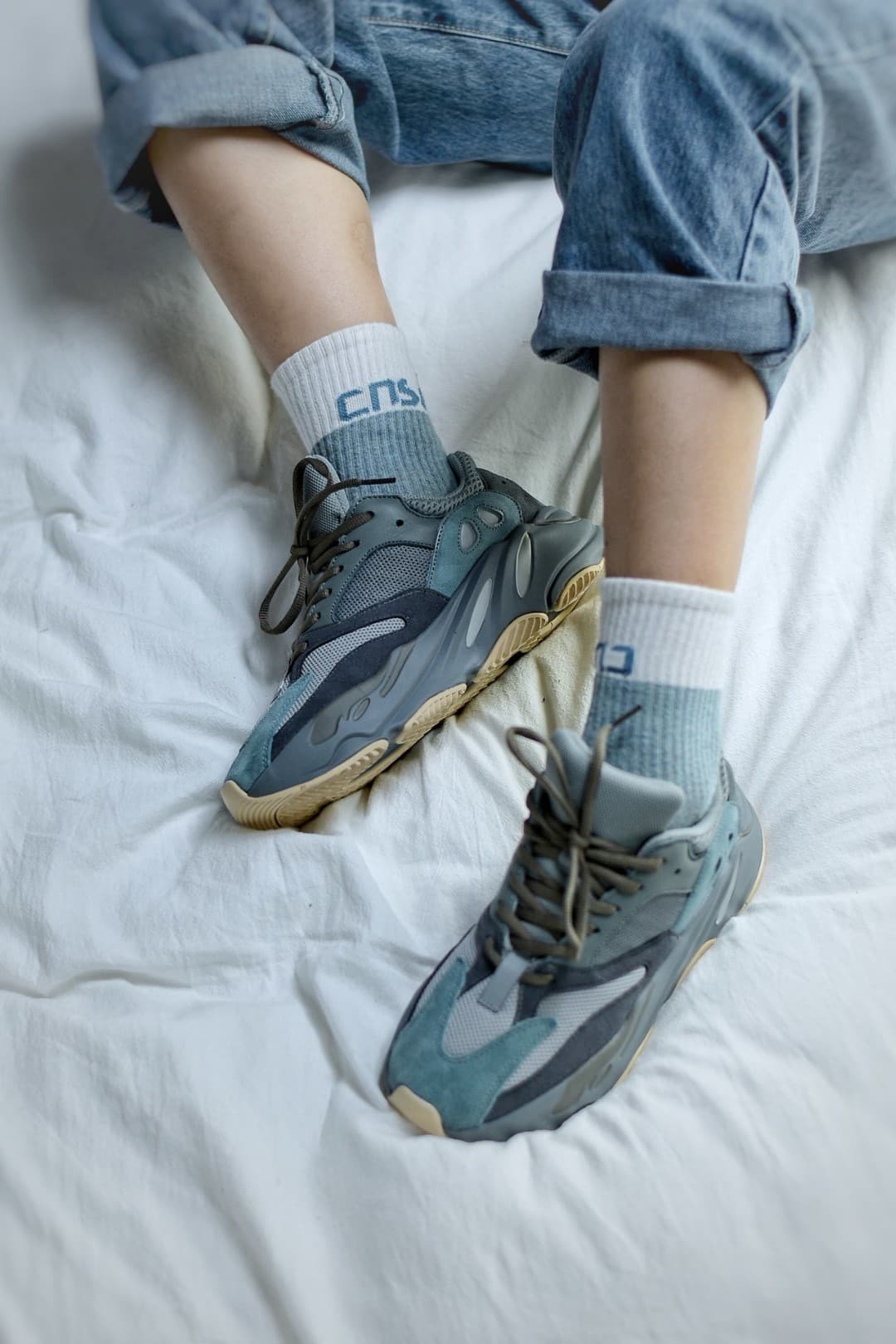adidas originals Yeezy boost 700 V1 "Teal Blue" - фото покупателя Дарья