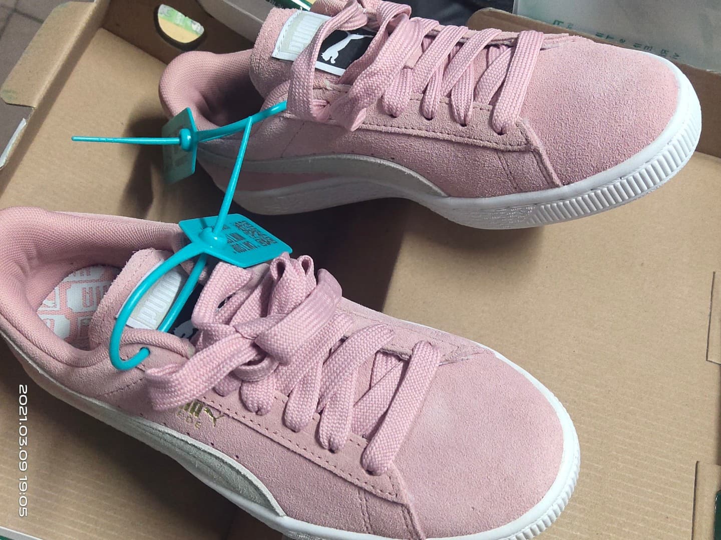 Puma Suede Classic Bridal Rose - photo of buyer Светлана