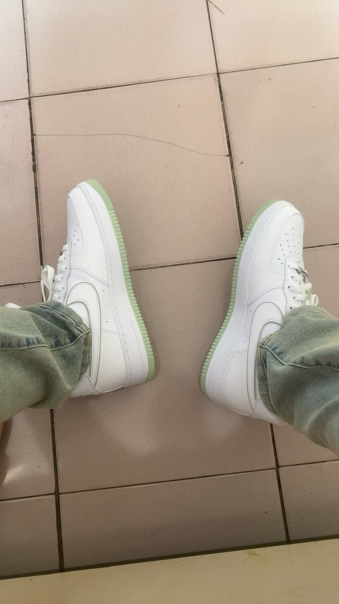Nike Air Force 1 07 Casual Shoes White/Honeydew Green - фото покупателя Геннадий