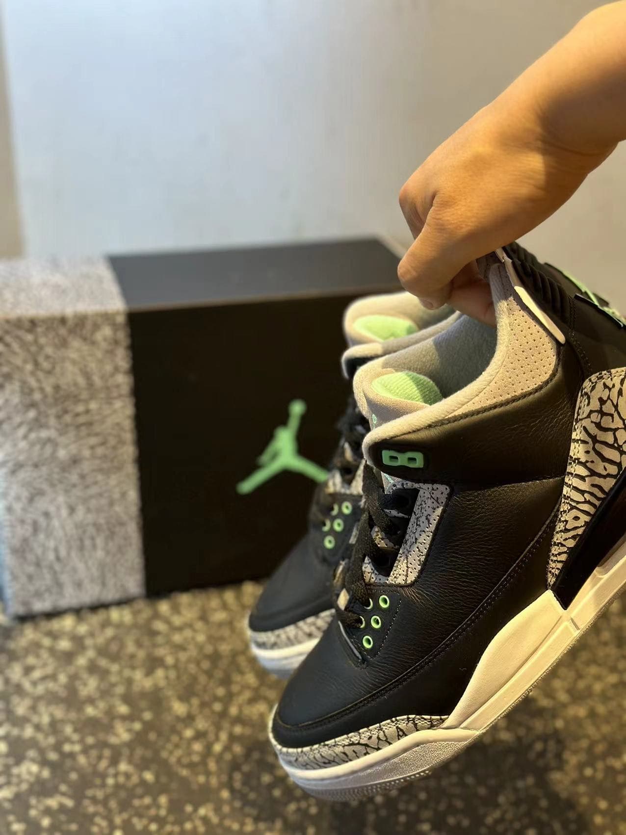 Jordan Air Jordan 3 Retro "Green Glow" - фото покупателя Владимир