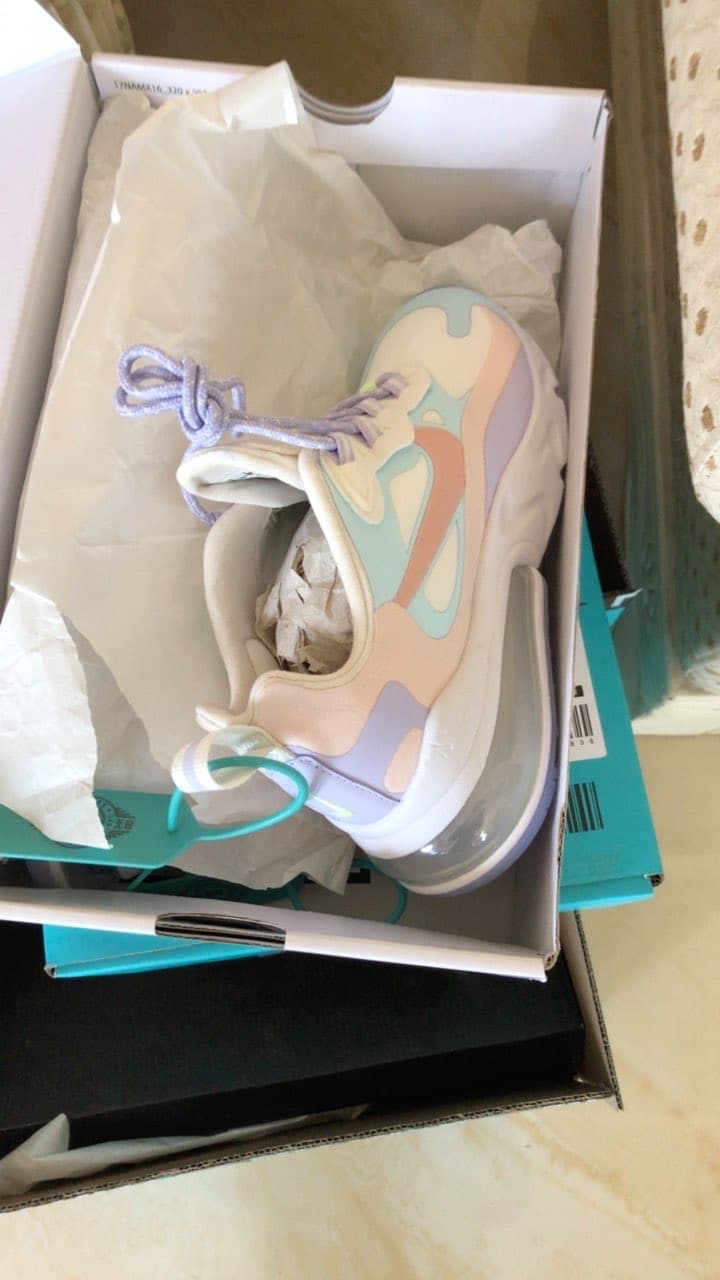 Nike Air Max270 React Running Shoes Sail Coral Stardust - фото покупателя Лена