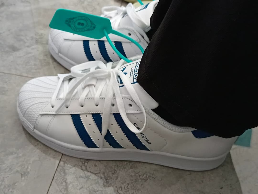 adidas originals Superstar White Collegiate Royal Cloud-White - фото покупателя Ирина