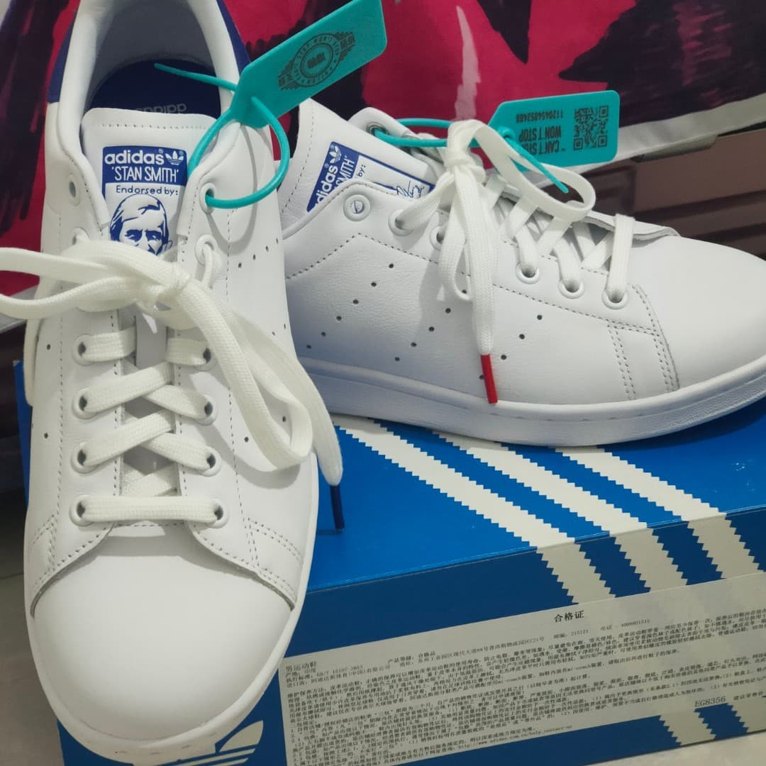 adidas originals Stan Smith Cursive White Running-White Collegiate-Royal - photo of buyer Юрий