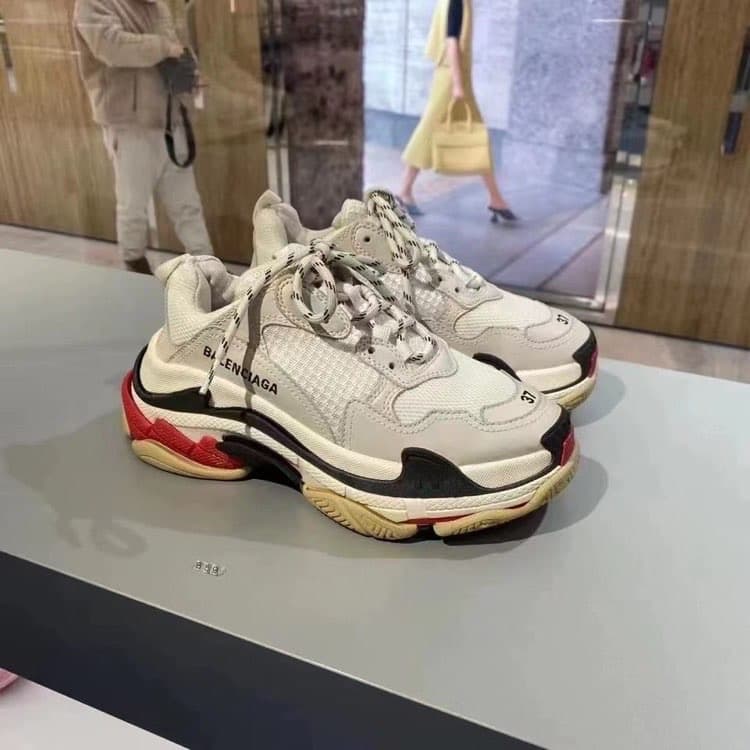 Balenciaga Triple S - фото покупателя Костя