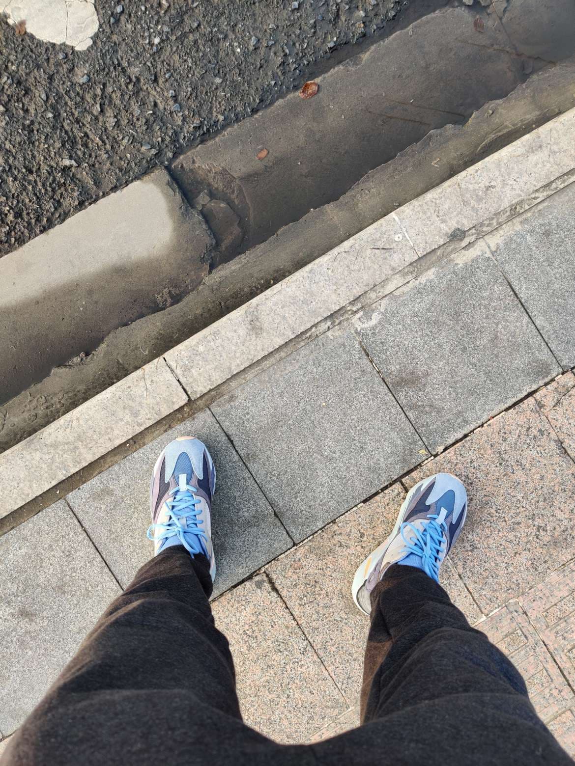 adidas originals Yeezy boost 700 Carbon Blue - фото покупателя Аня