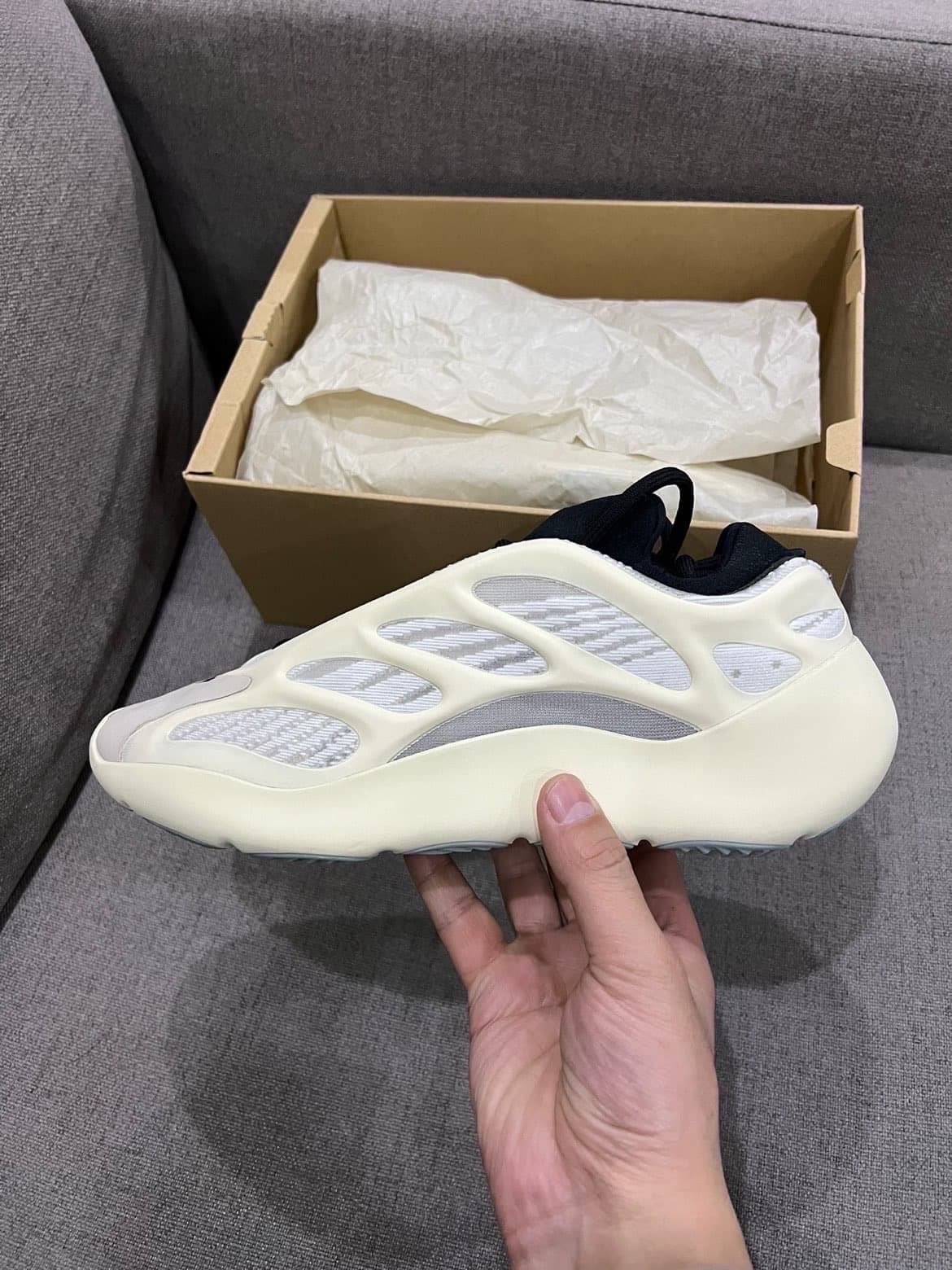 adidas originals Yeezy boost 700 V3 Azael 2019 - фото покупателя Юра