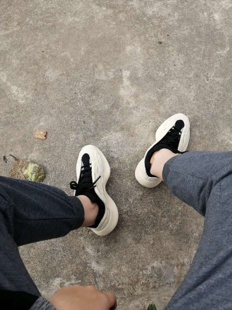 adidas originals Yeezy boost 700 V3 Azael 2019 - фото покупателя Федор
