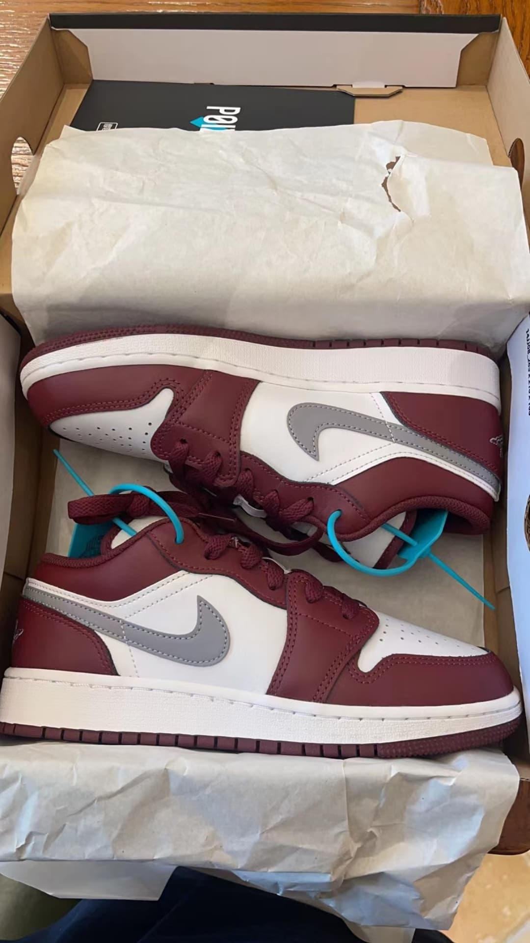 Jordan Air Jordan 1 low noble red - photo of buyer Григорий