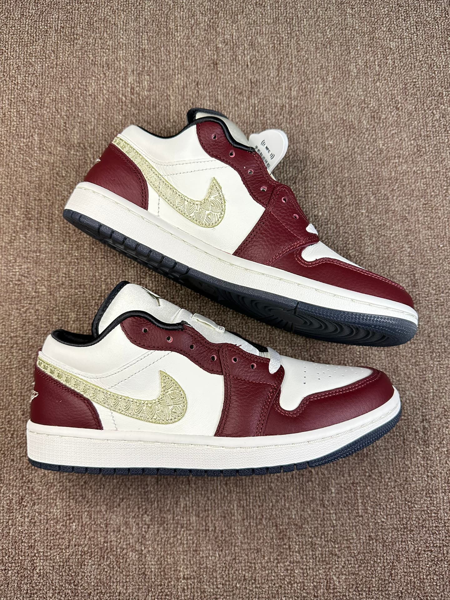 Jordan Air Jordan 1 Low SE "Year of the Dragon" - фото покупателя Лена