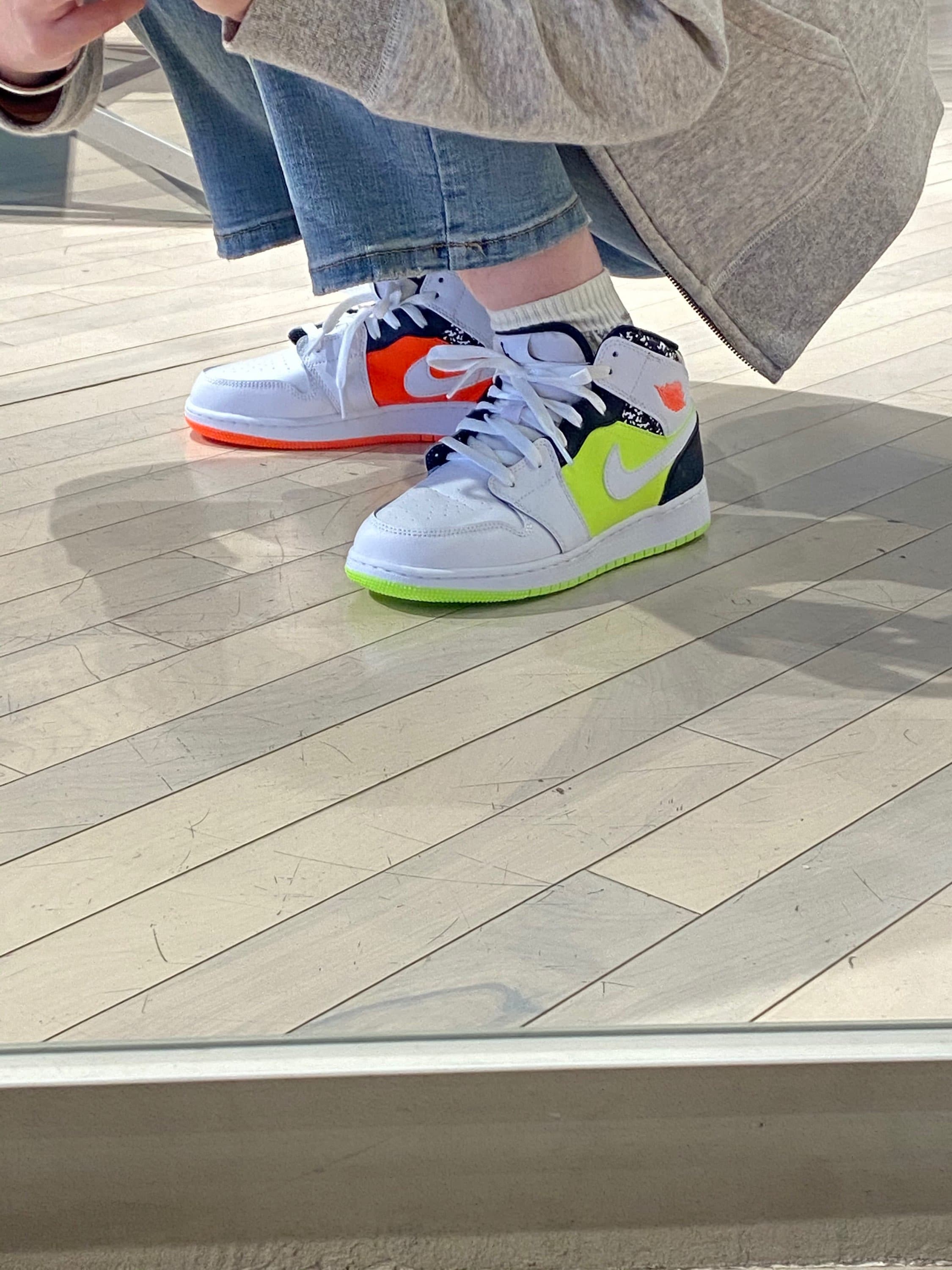 Jordan Air Jordan 1 Mid GS Notebook - фото покупателя Лев