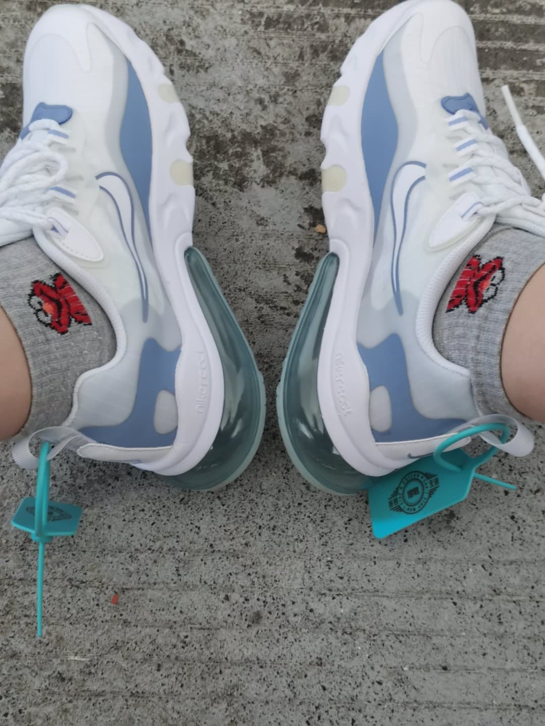 Nike Air Max 270 React Se GS - фото покупателя Тамара