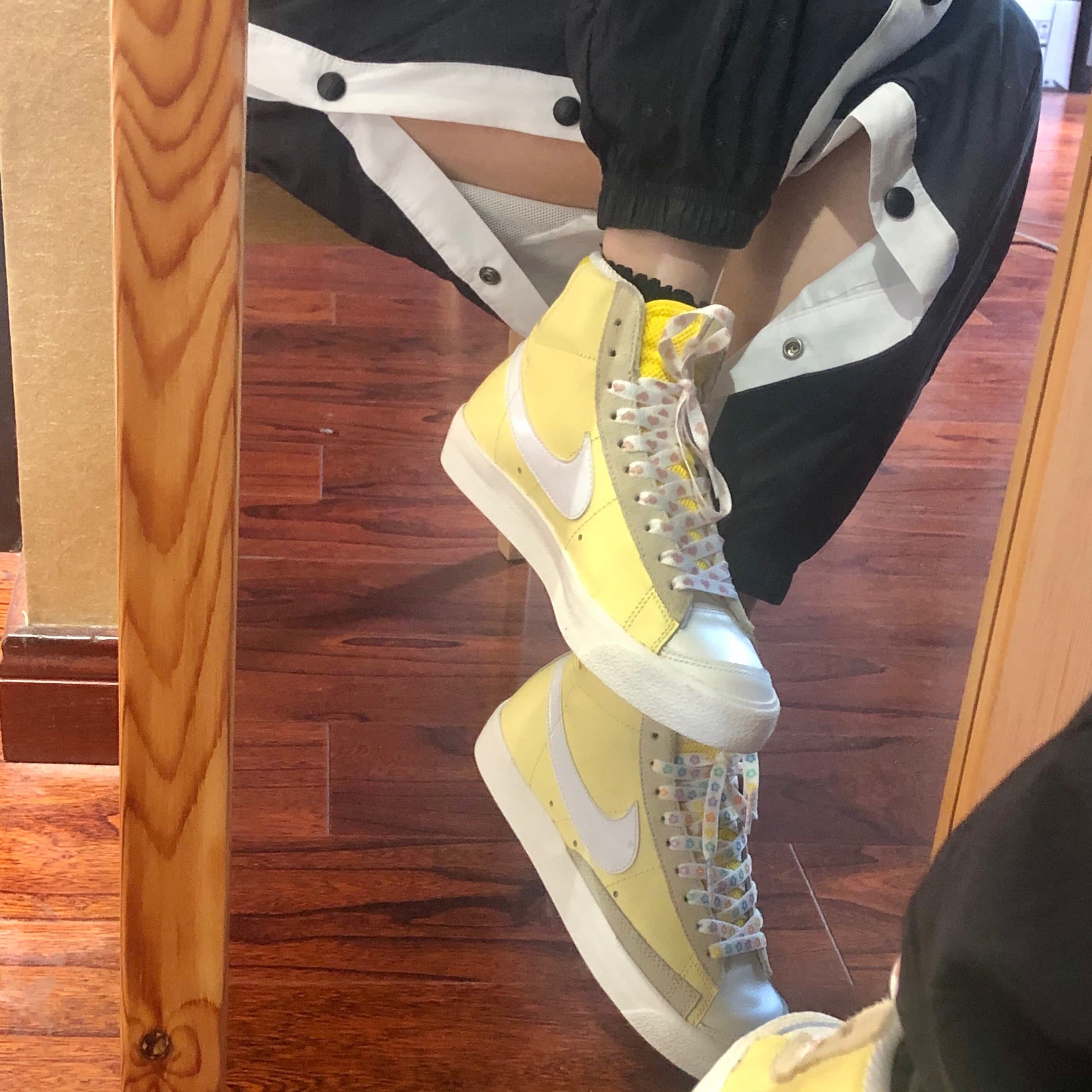 Nike Blazer Mid '77 GS Bicycle Yellow - фото покупателя Аня