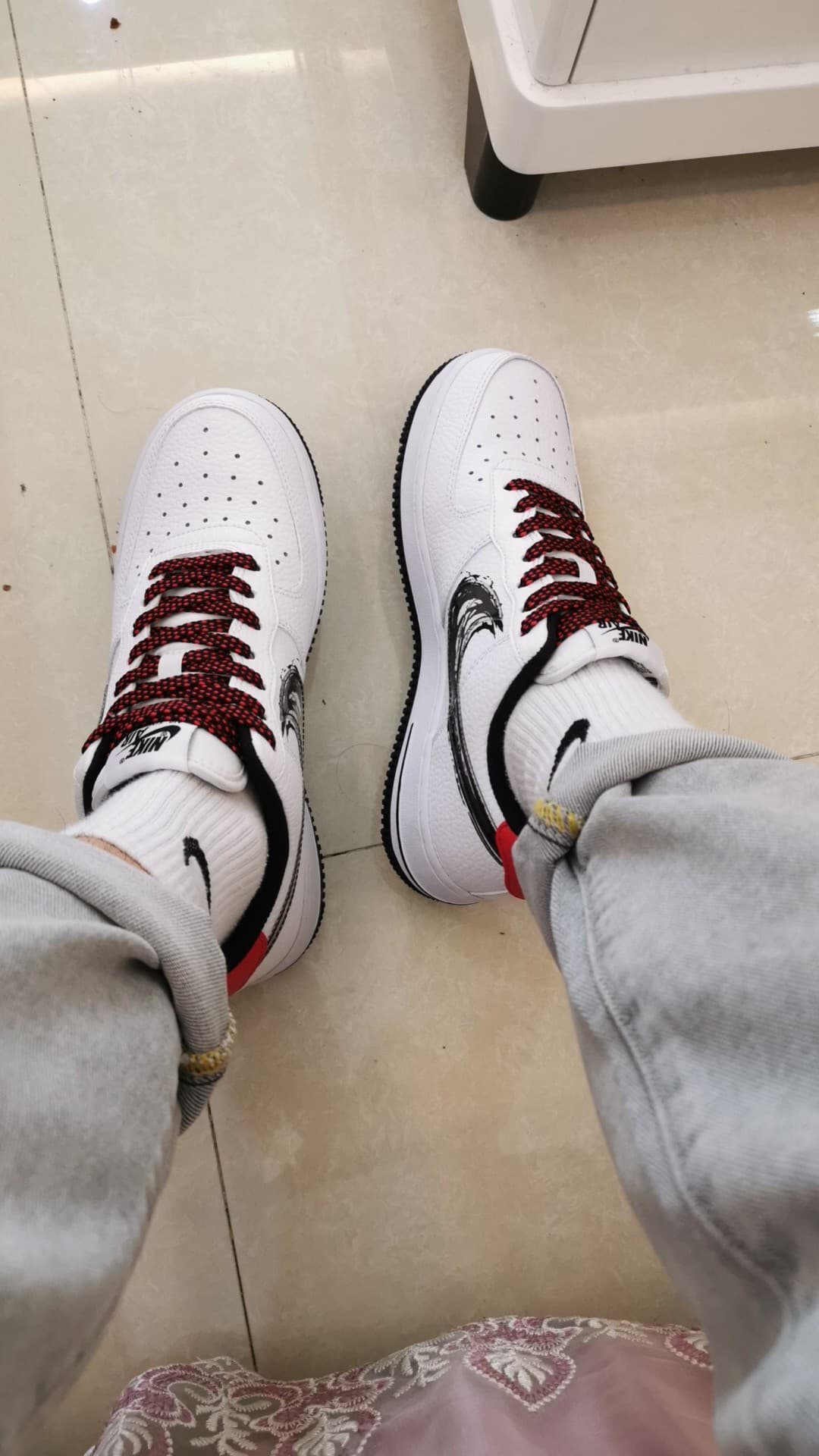 Nike Air Force 1 07 LV8 Brushstroke Swoosh - фото покупателя Оля