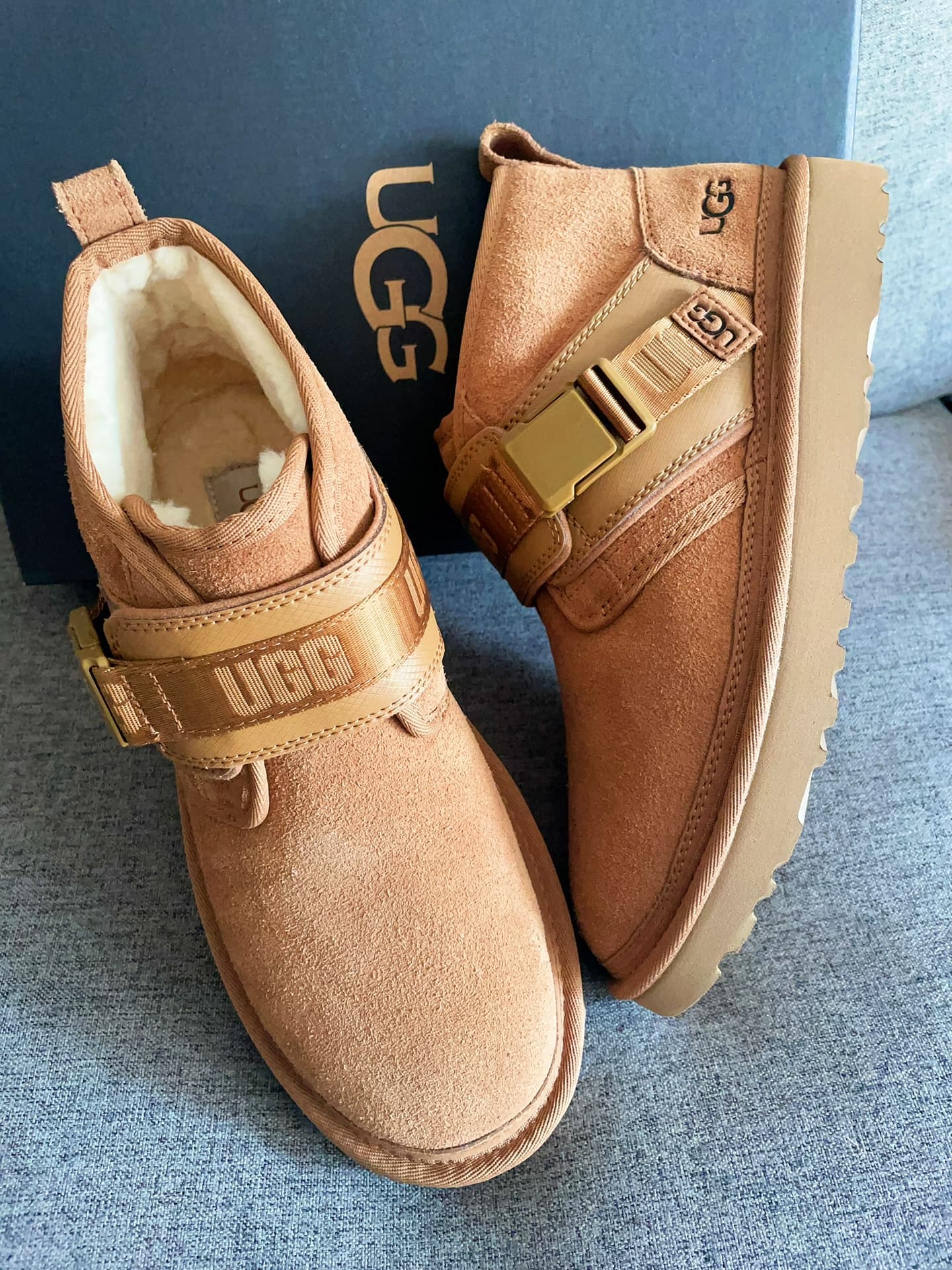 UGG Neumel Snapback Suede Boots Chestnut - фото покупателя Дмитрий