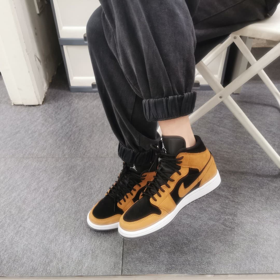 Jordan Air Jordan 1 mid se "desert ochre" - photo of buyer Рита