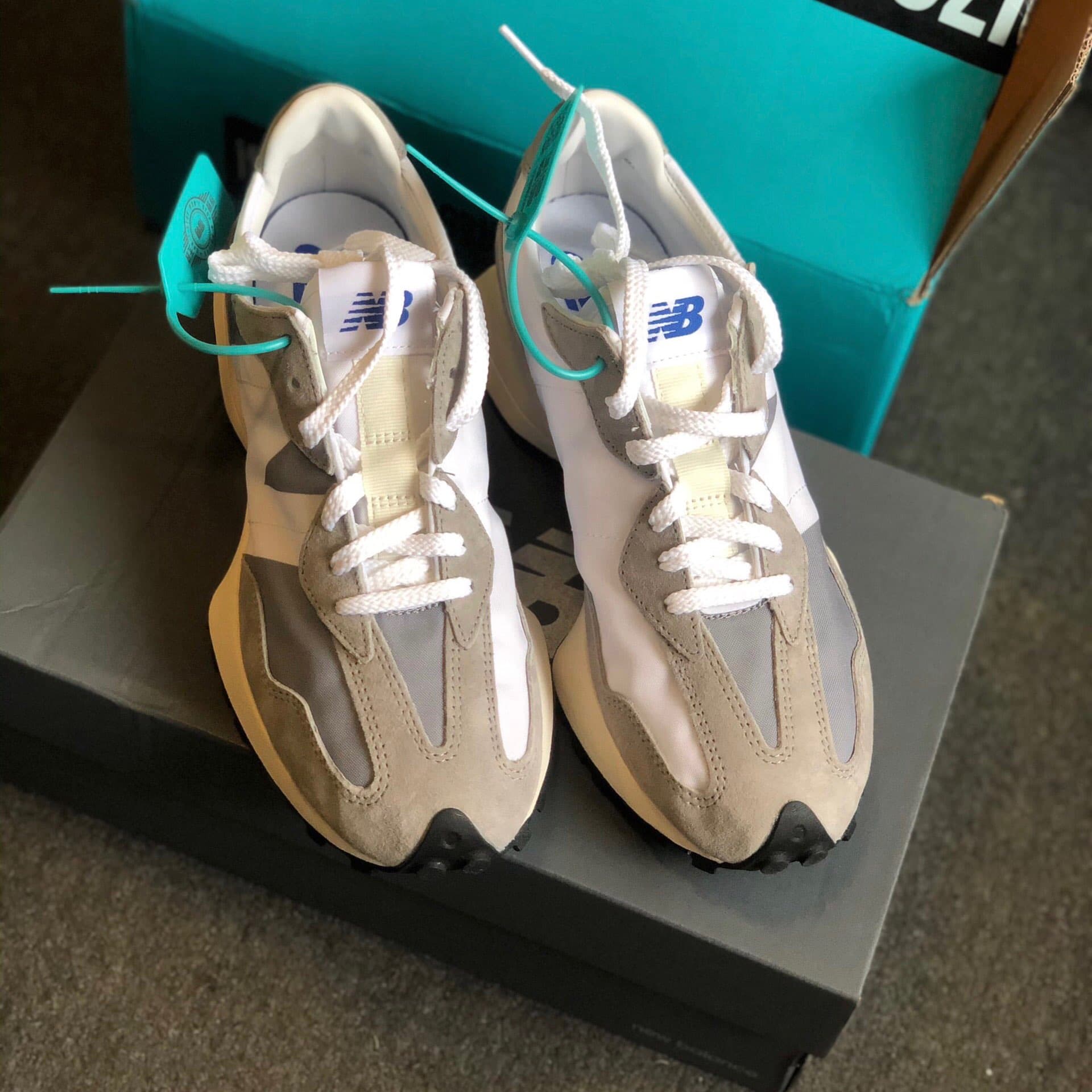 New Balance 327 Turtle Dove Munsell White (полнота: D) - photo of buyer Алена
