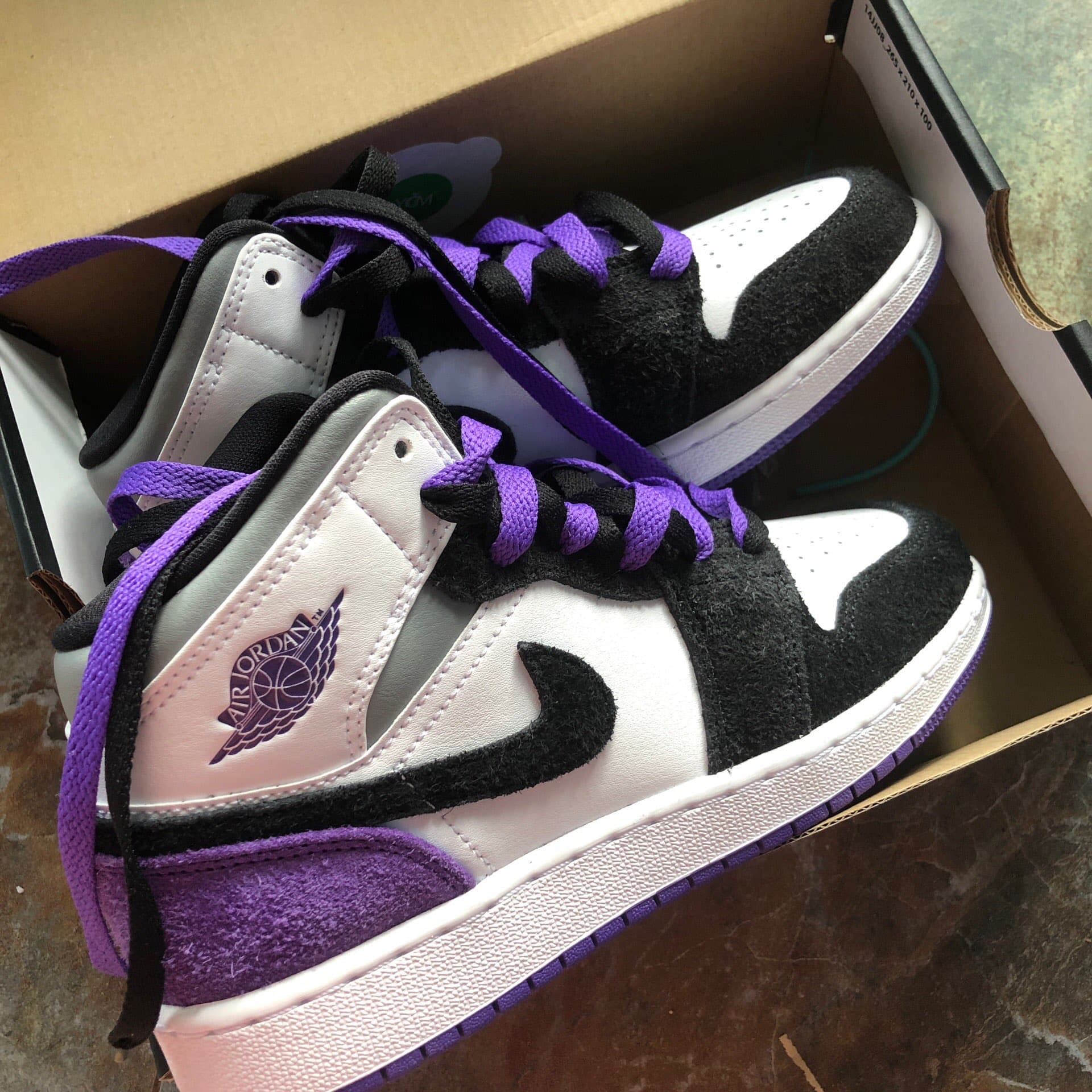 Jordan Air Jordan 1 Mid SE GS Purple - photo of buyer Клава