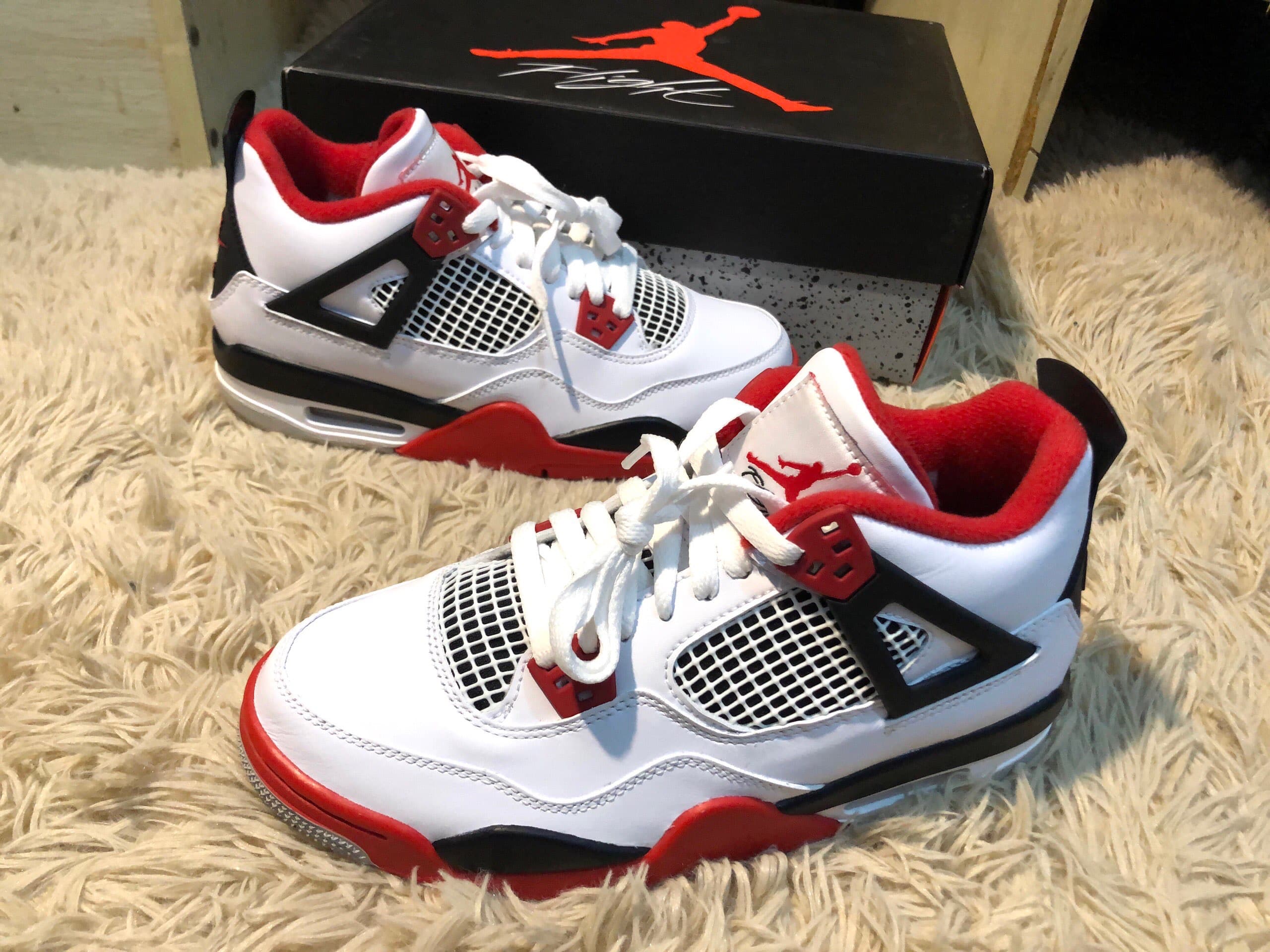 Jordan Air Jordan 4 "Fire Red" - фото покупателя Анастасия