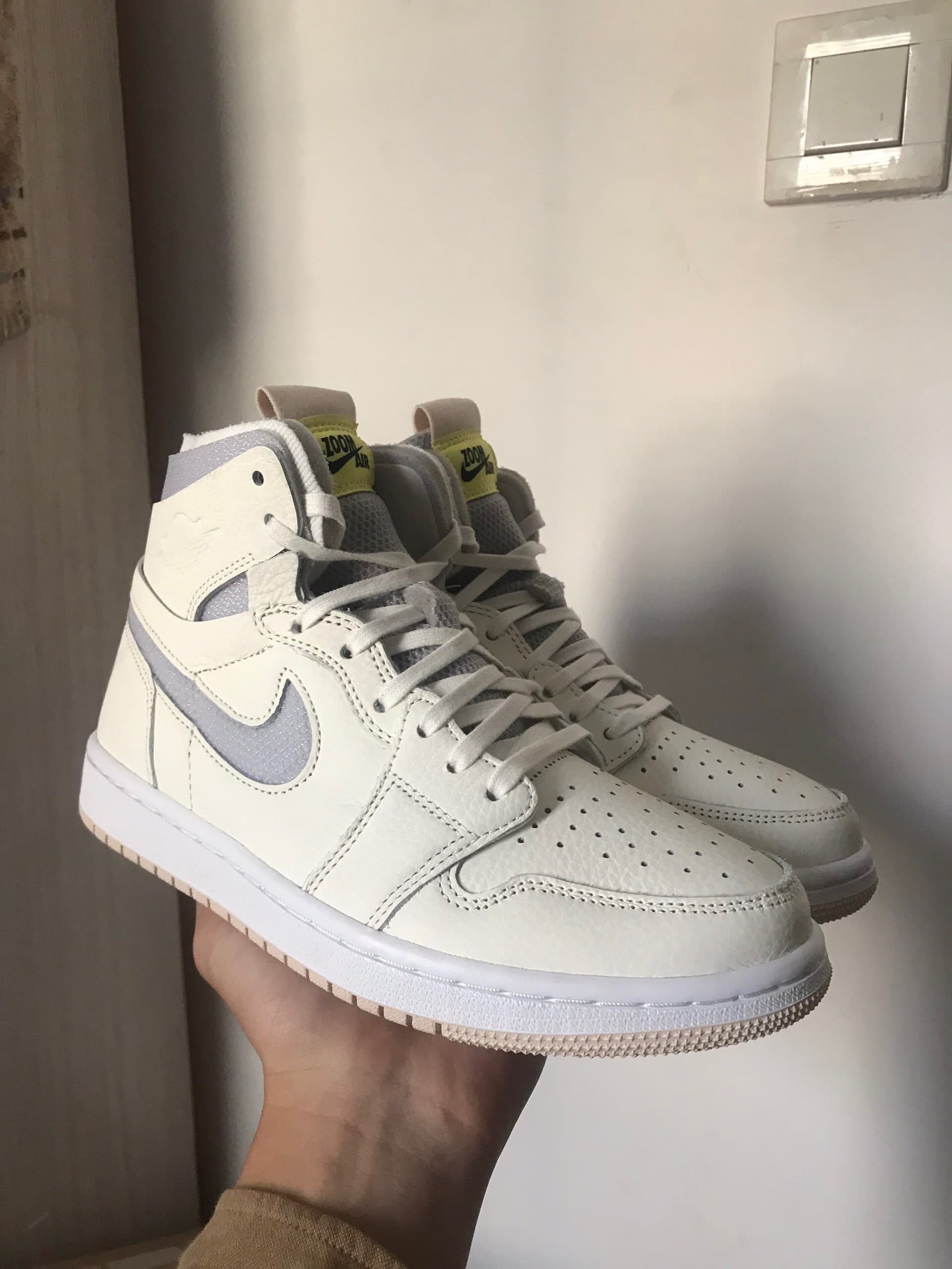 Jordan Air Jordan 1 Zoom CMFT "Pearl White" - фото покупателя Артем