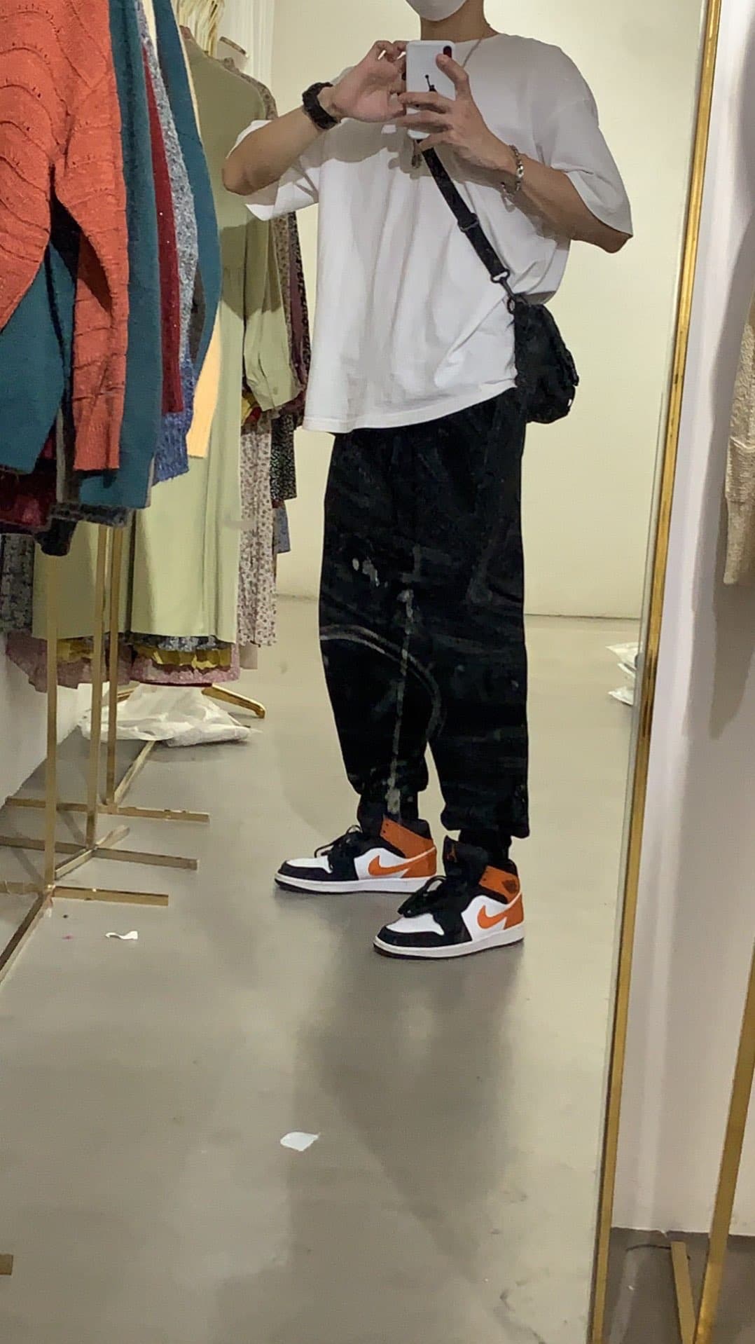 Jordan Air Jordan 1 mid "university gold" - фото покупателя Евгений
