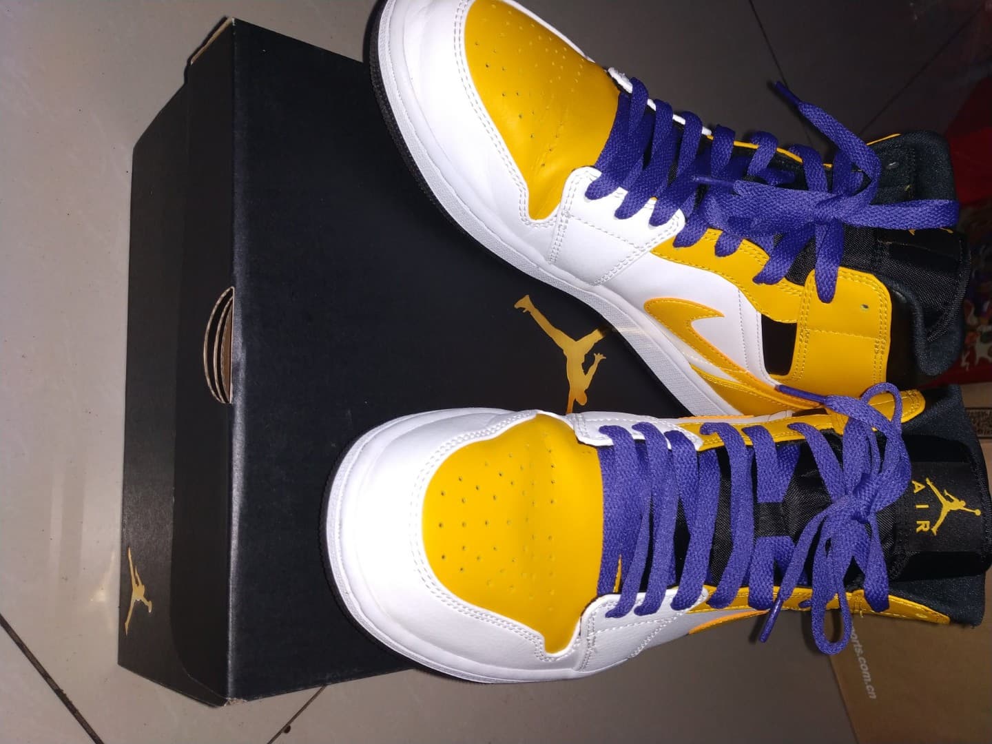 Jordan Air Jordan 1 mid "university gold" - фото покупателя Антон