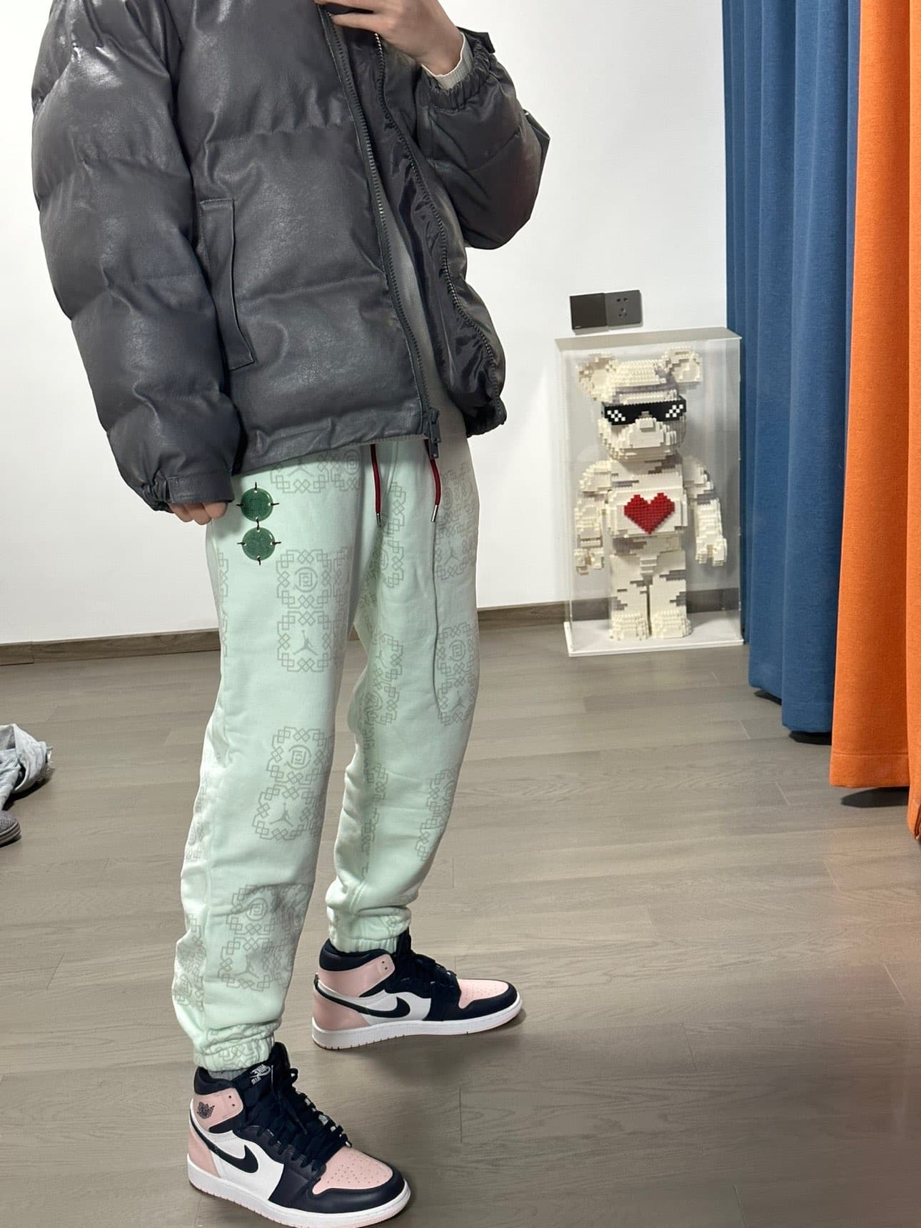 Jordan Air Jordan 1 retro high og "atmosphere" 'Bubble Gum' - photo of buyer Валерий