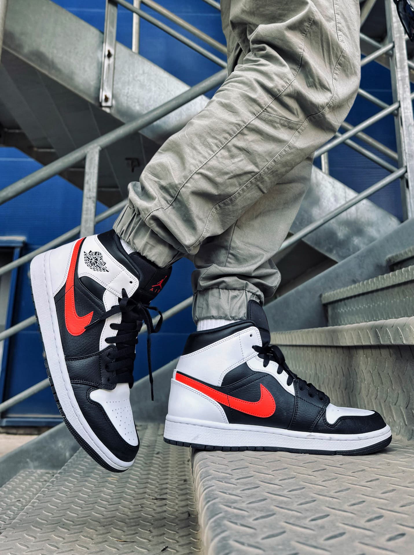 Jordan Air Jordan 1 mid - фото покупателя Илья