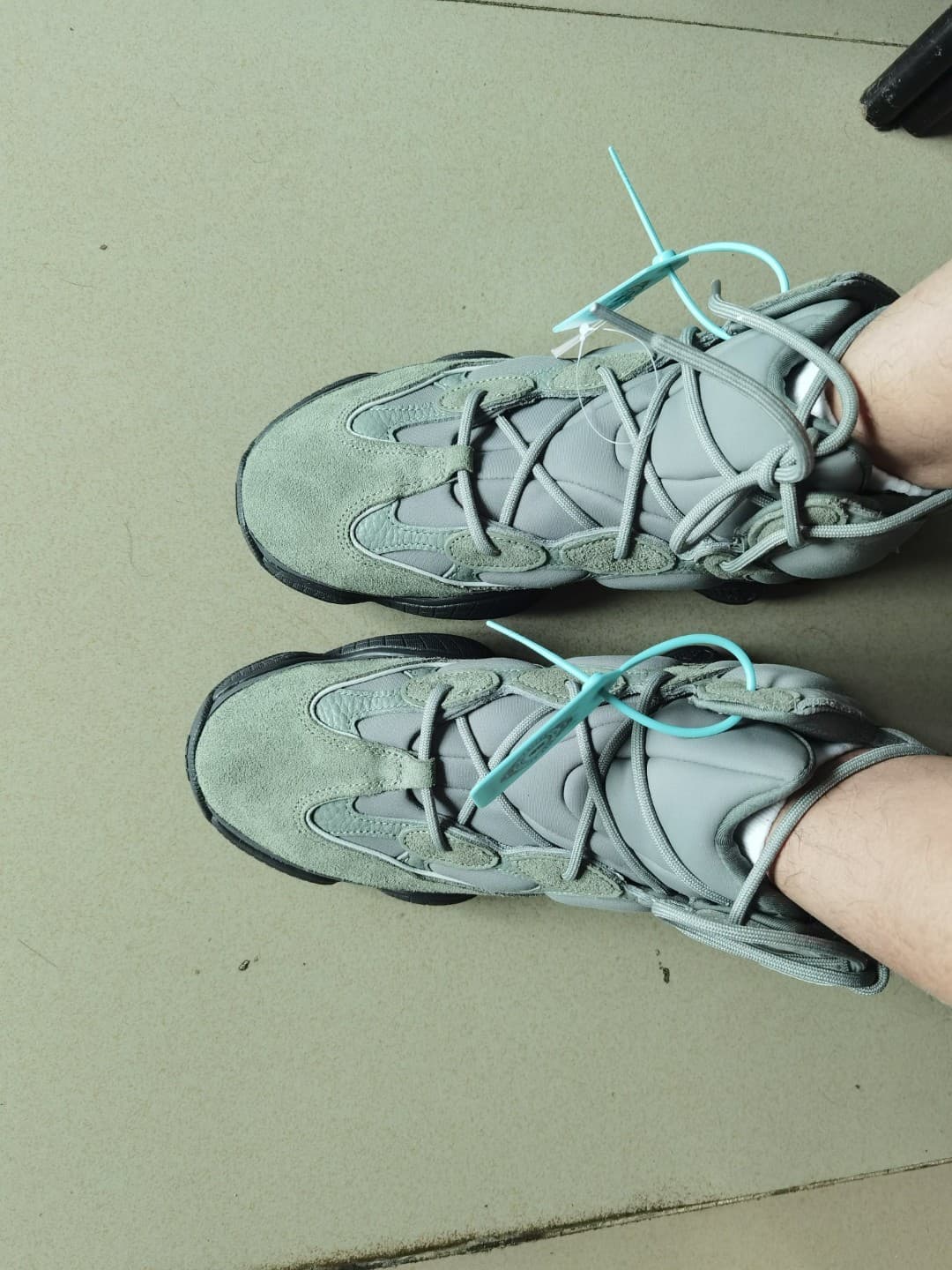 adidas originals Yeezy 500 "Mist Slate" - photo of buyer Станислав