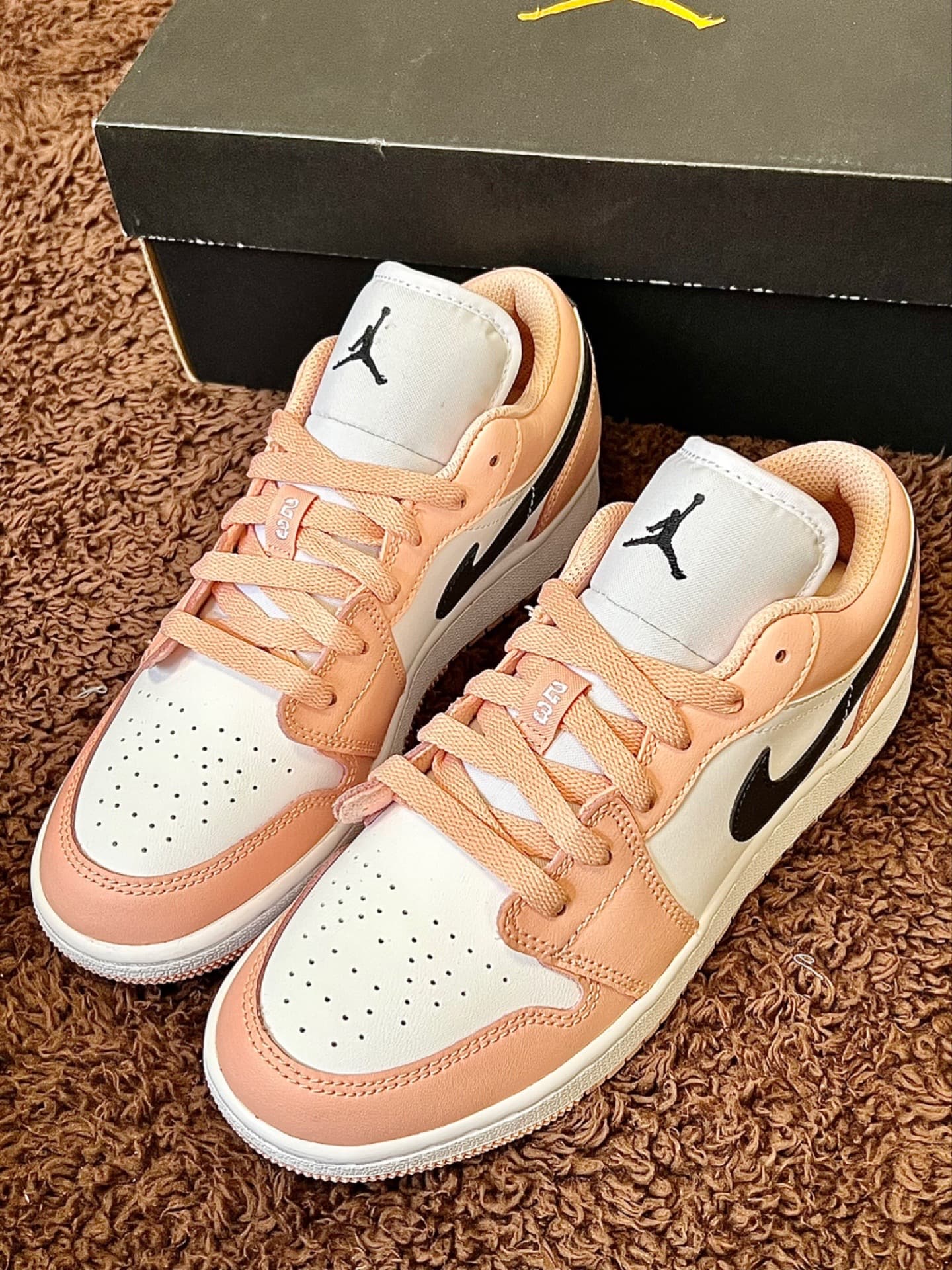 Jordan Air Jordan 1 "Light Arctic Pink" - фото покупателя Юра