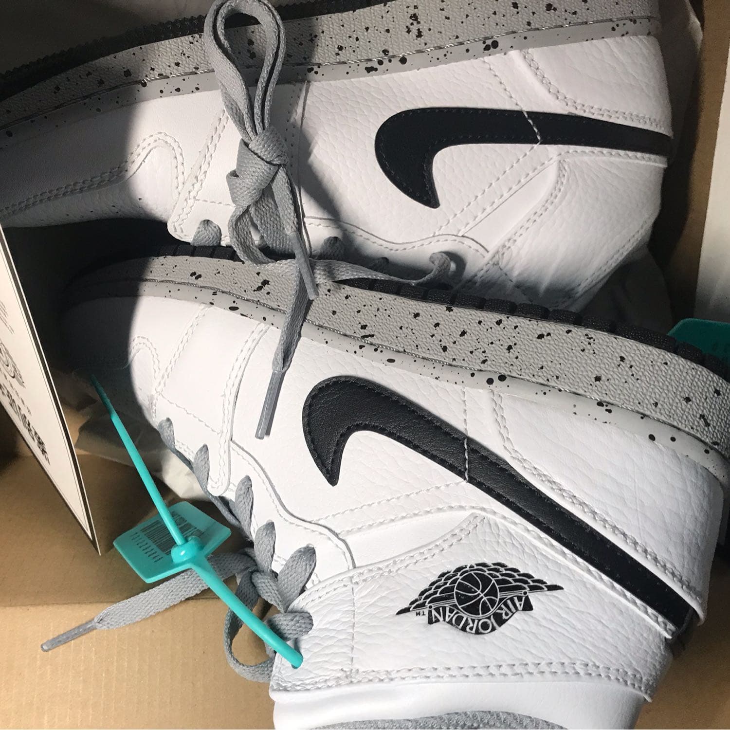 Jordan Air Jordan 1 Retro Mid GS White Cement - фото покупателя Вадим