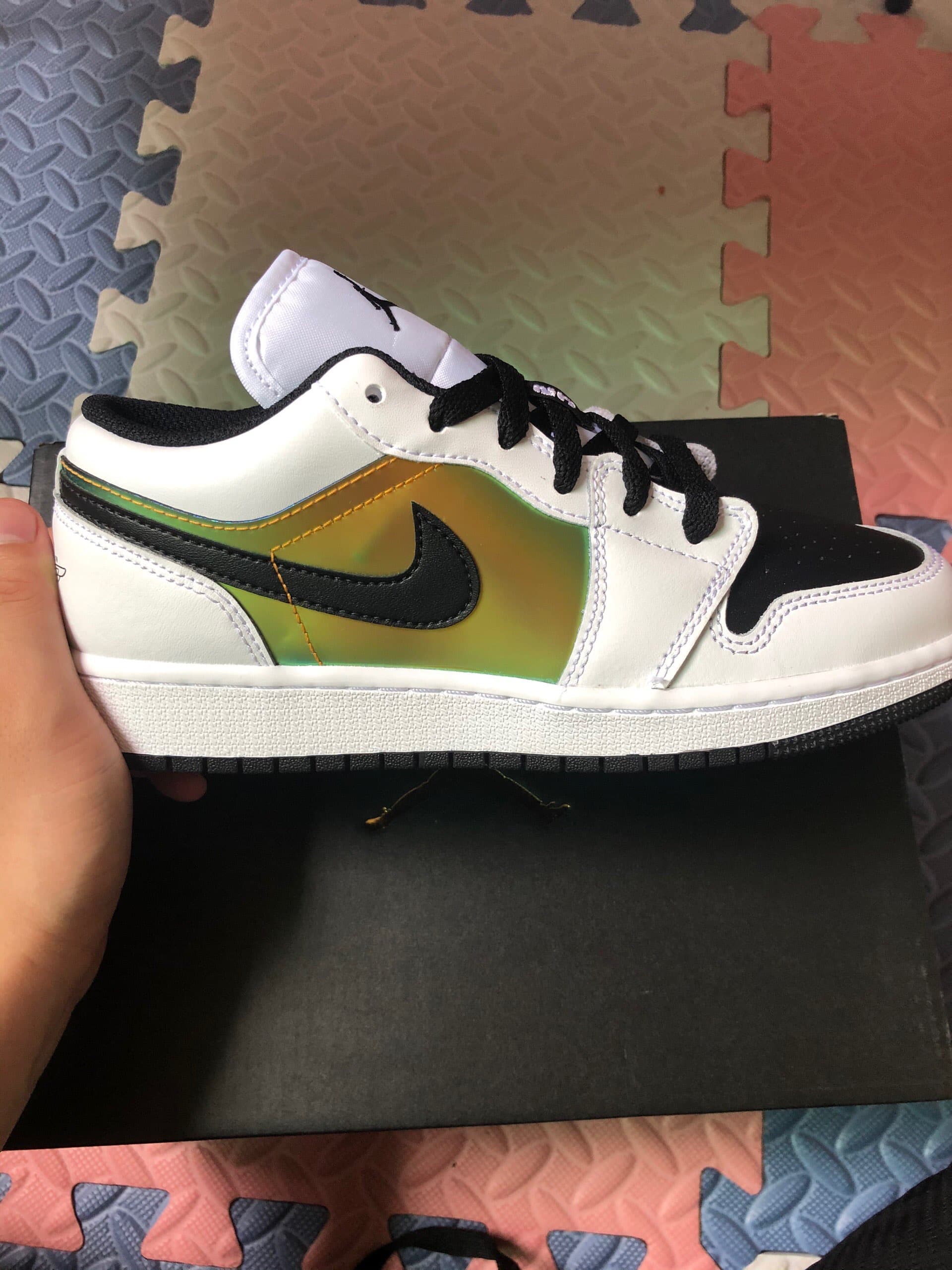 Jordan Air Jordan 1 Low SE GS Color-Shifting - фото покупателя Артем