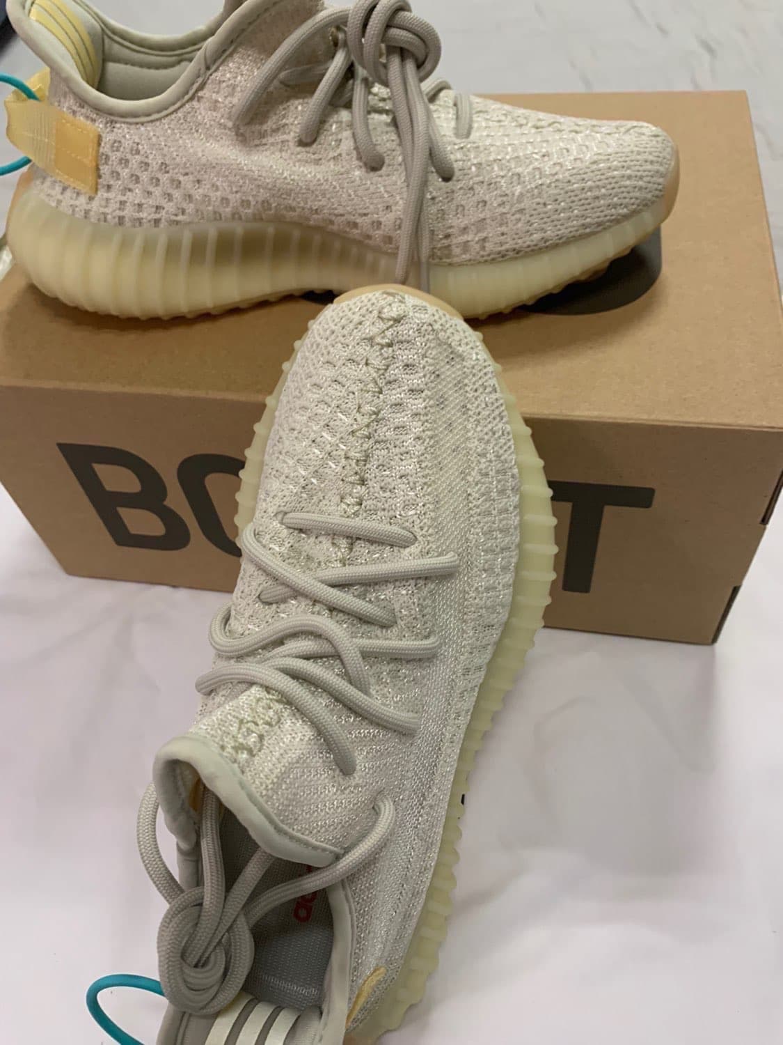 adidas originals Yeezy Boost 350 V2 "light" - photo of buyer Валентина
