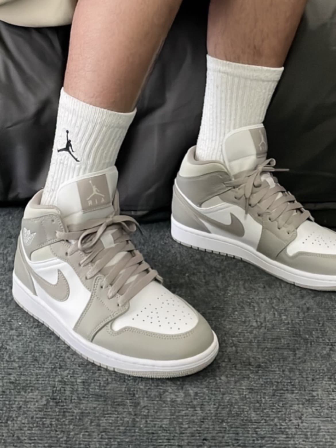 Jordan Air Jordan 1 mid "linen" - фото покупателя Лев