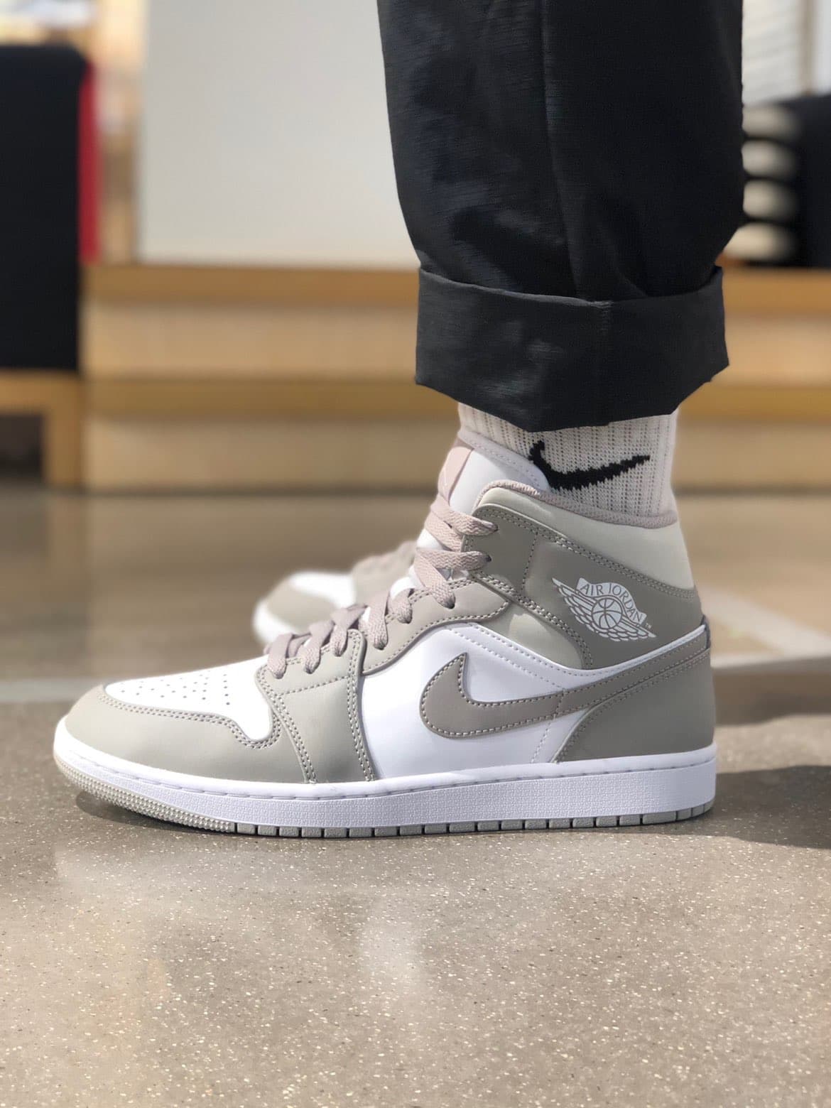 Jordan Air Jordan 1 mid "linen" - фото покупателя Паша