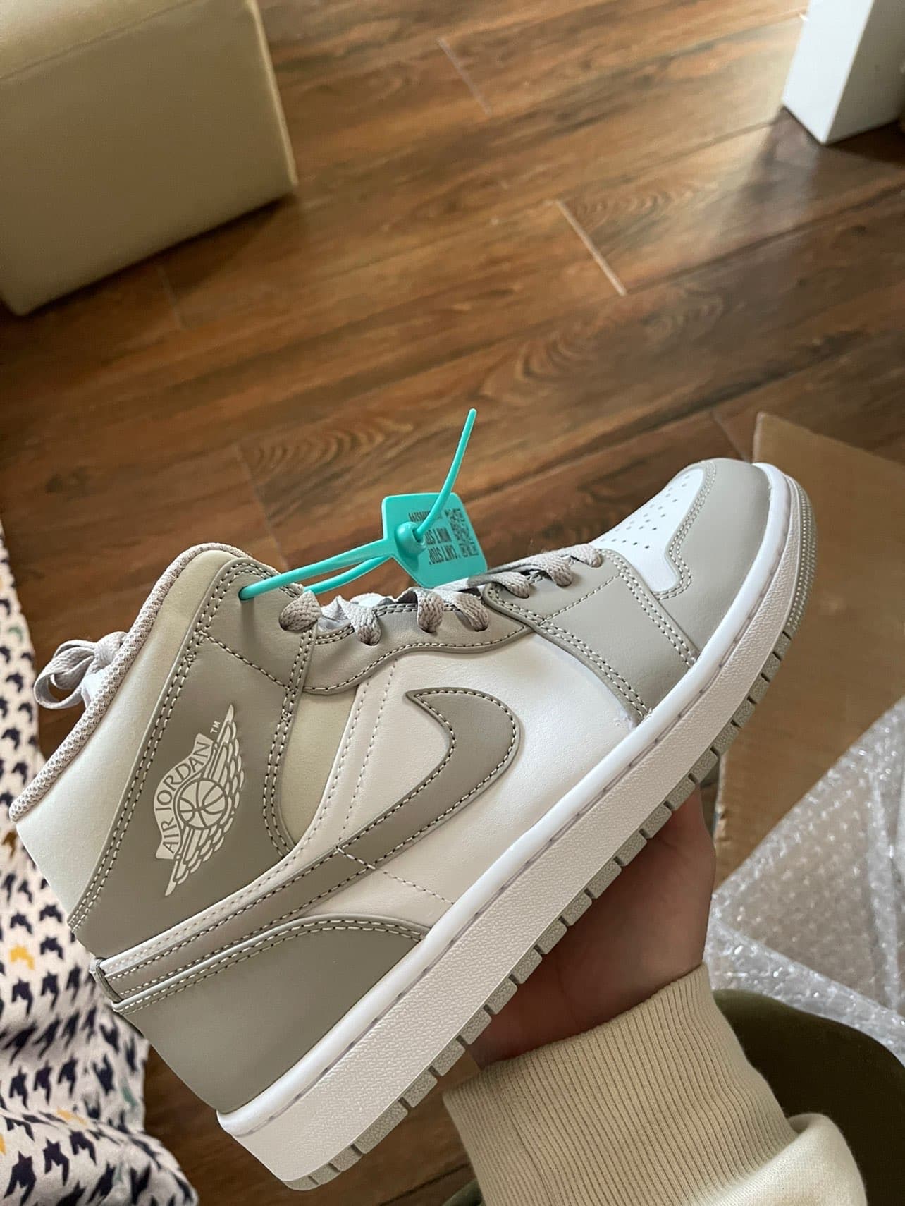 Jordan Air Jordan 1 mid "linen" - фото покупателя Петр