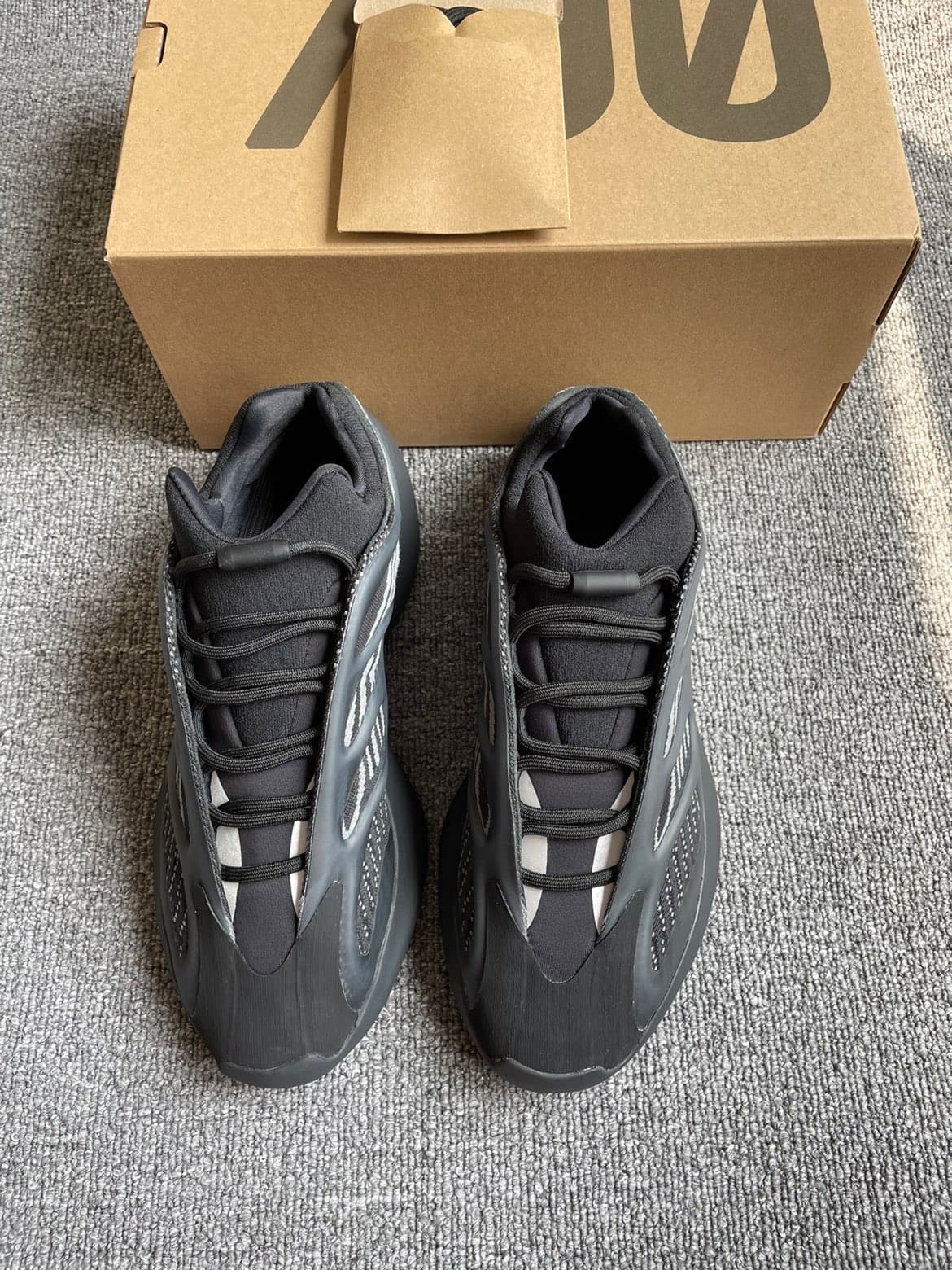 adidas originals Yeezy boost 700 V3 "Dark Glow" - photo of buyer Инна