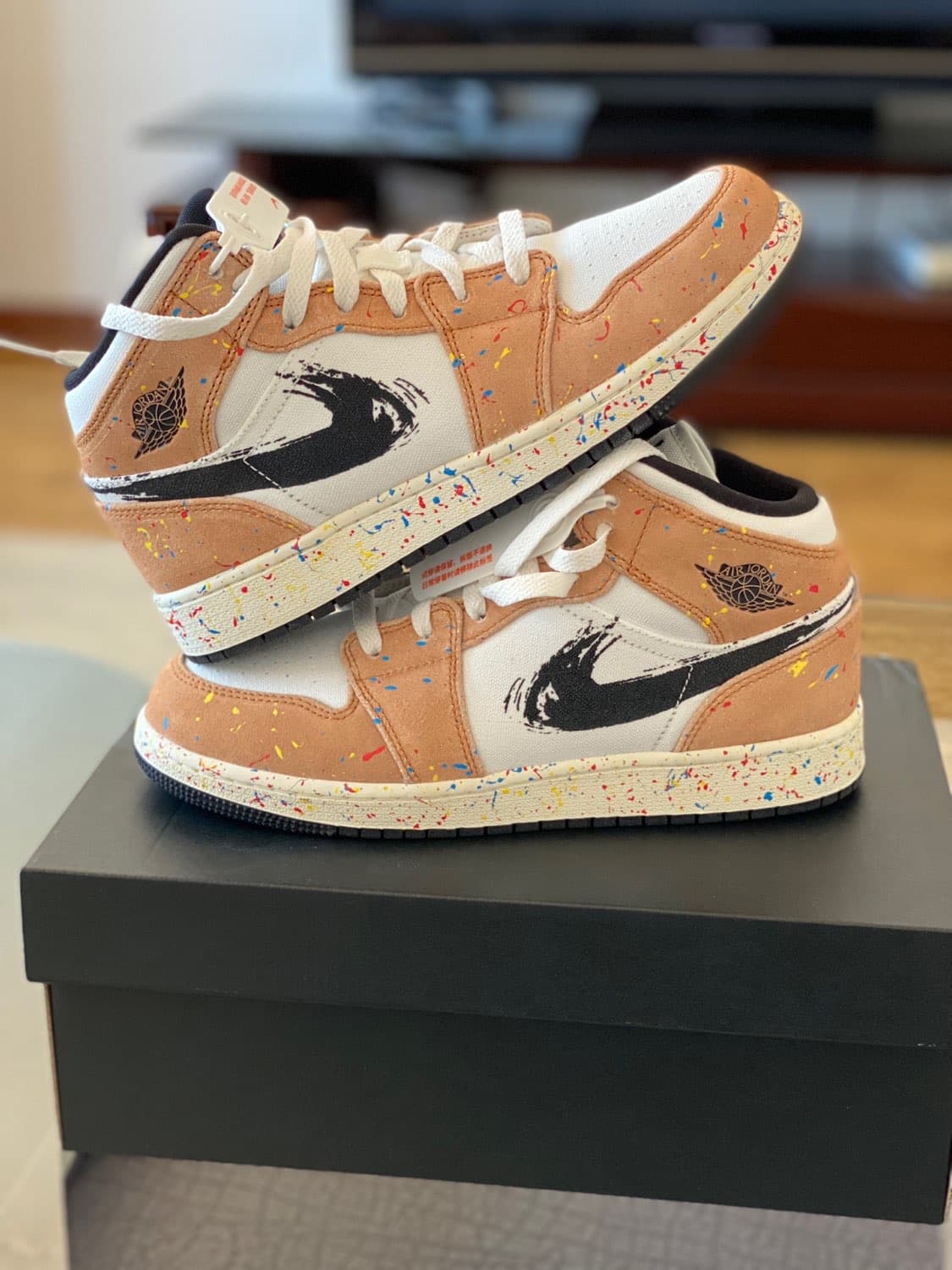 Jordan Air Jordan 1 Mid SE "Splatter" - фото покупателя Дарья