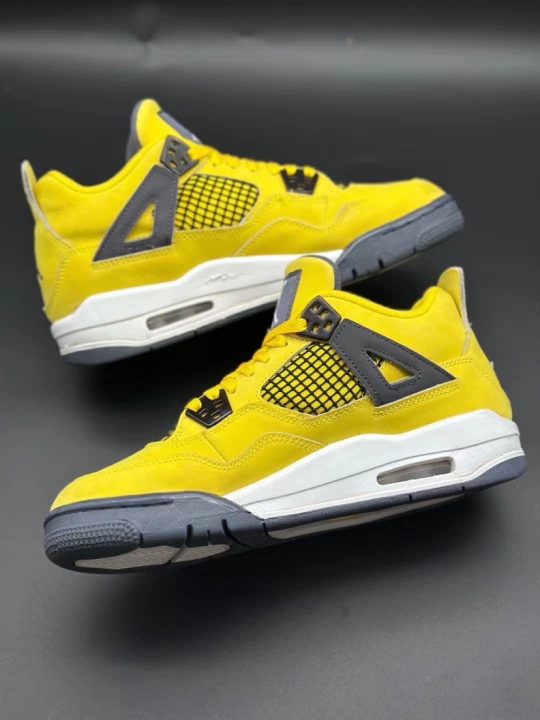 Jordan Air Jordan 4 Retro "Tour Yellow" - фото покупателя Владислав