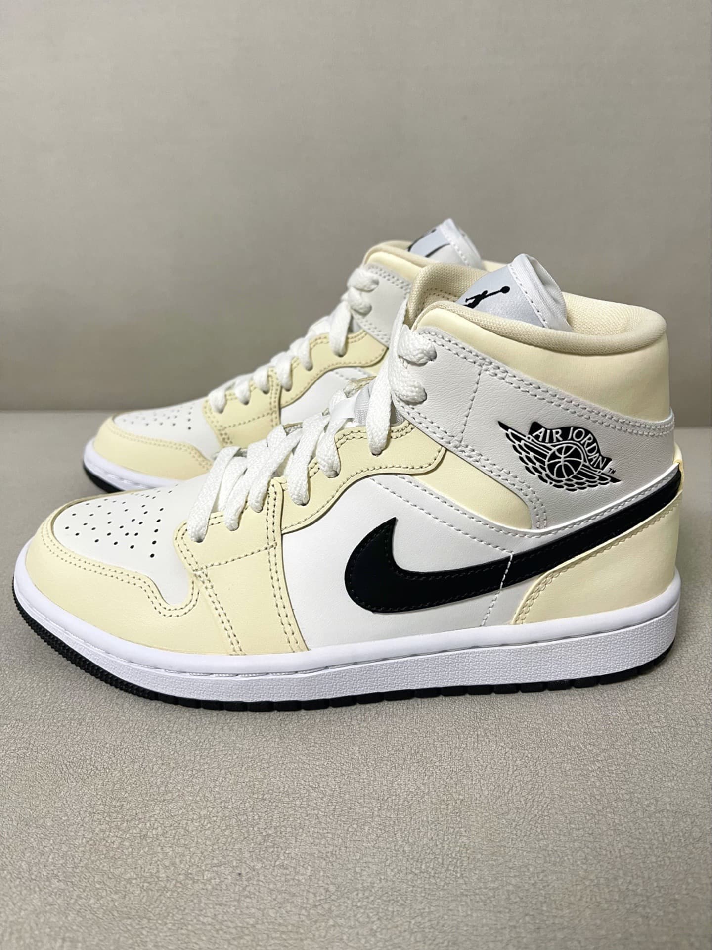 Jordan Air Jordan 1 mid "coconut milk" - photo of buyer Евгений