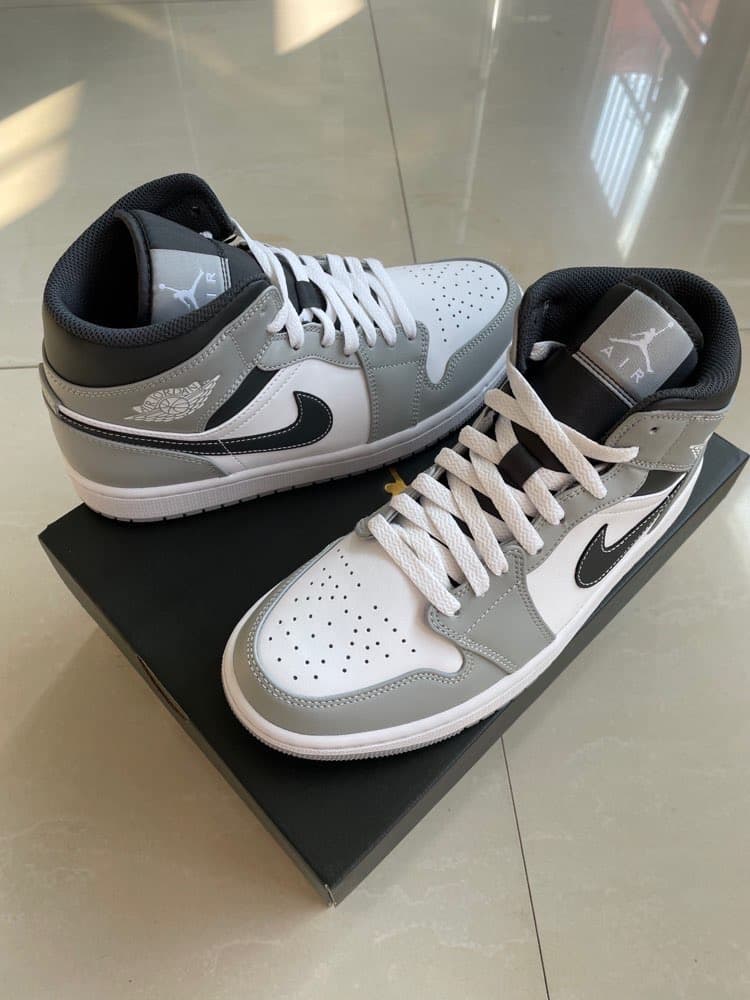 Jordan Air Jordan 1 Mid "Light Smoke Grey" - фото покупателя Влад