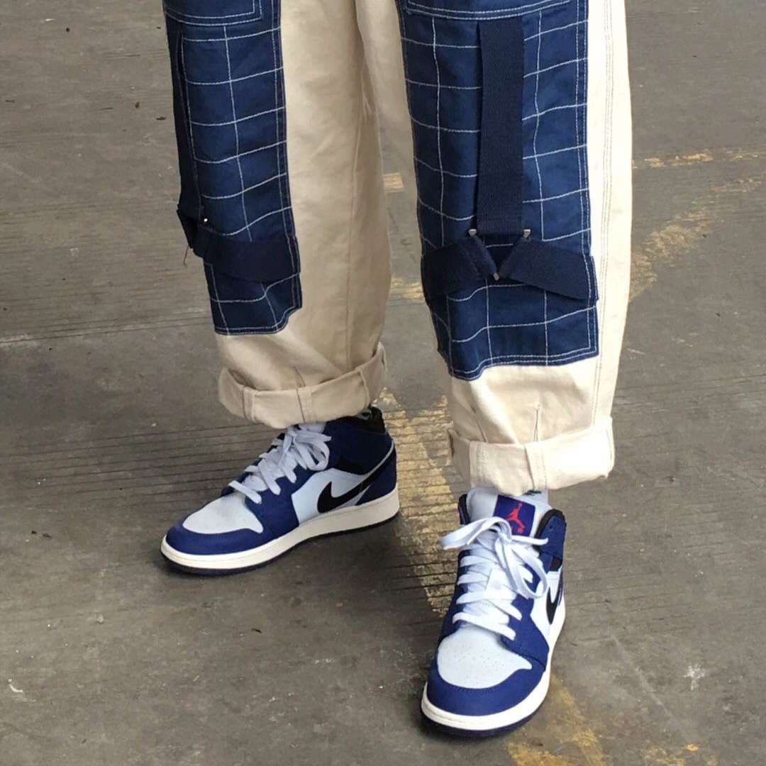 Jordan Air Jordan 1 Mid SE GS Deep Royal - фото покупателя Валентин