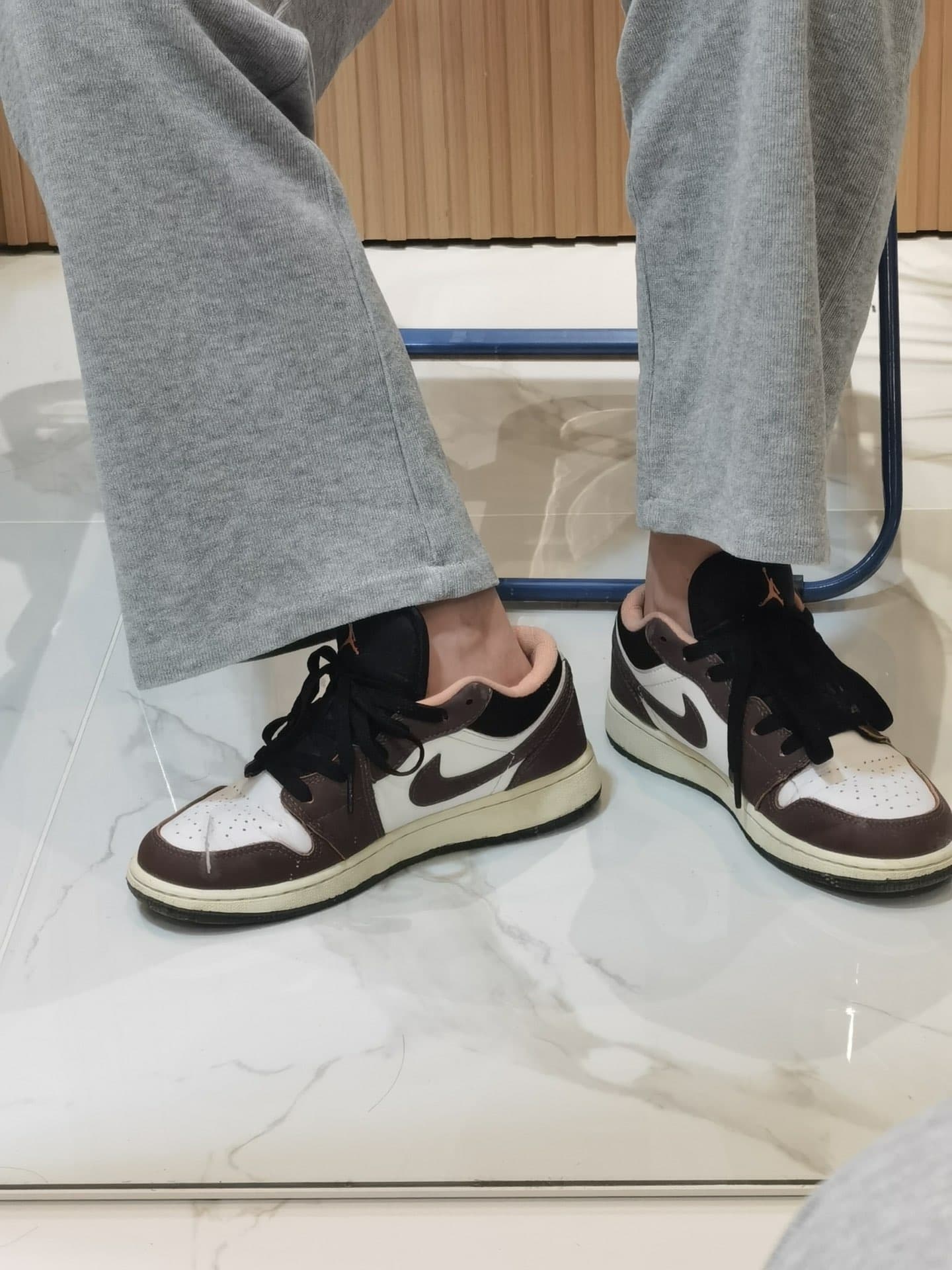 Jordan Air Jordan 1 Low SE GS "Light Chocolate" - фото покупателя Антон