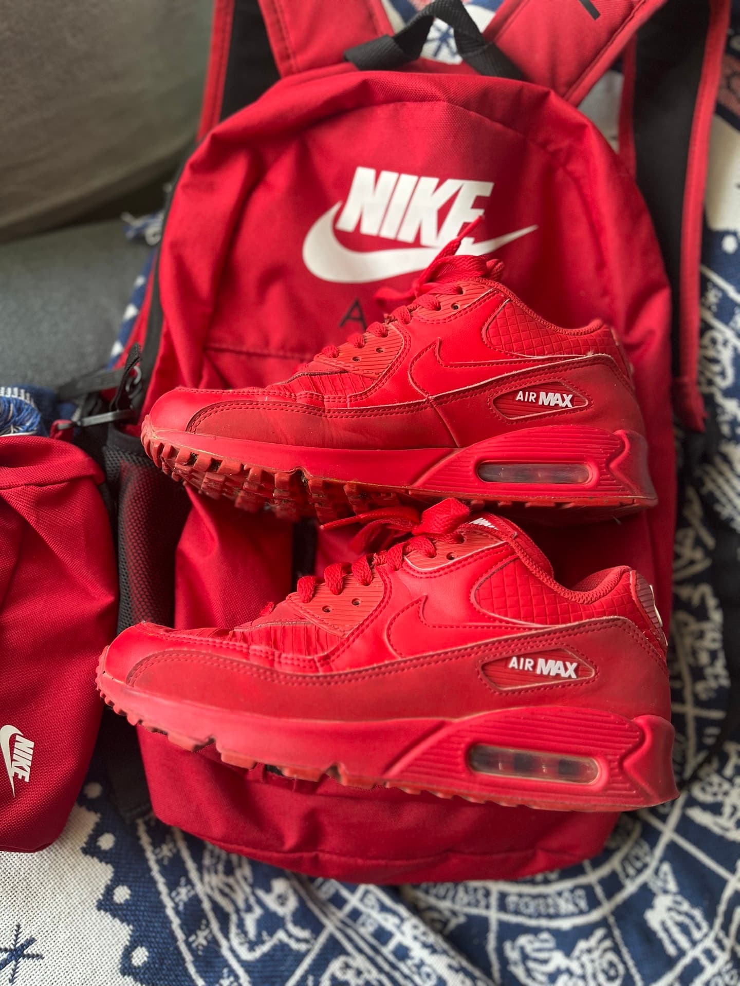 Nike Air Max 90 Essential Triple Red - фото покупателя Леонид