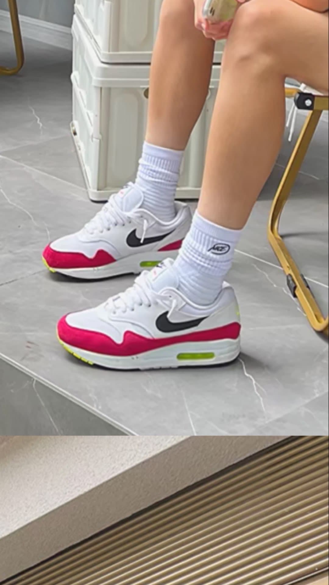 Nike Air Max 1 Rush Pink - фото покупателя Надежда