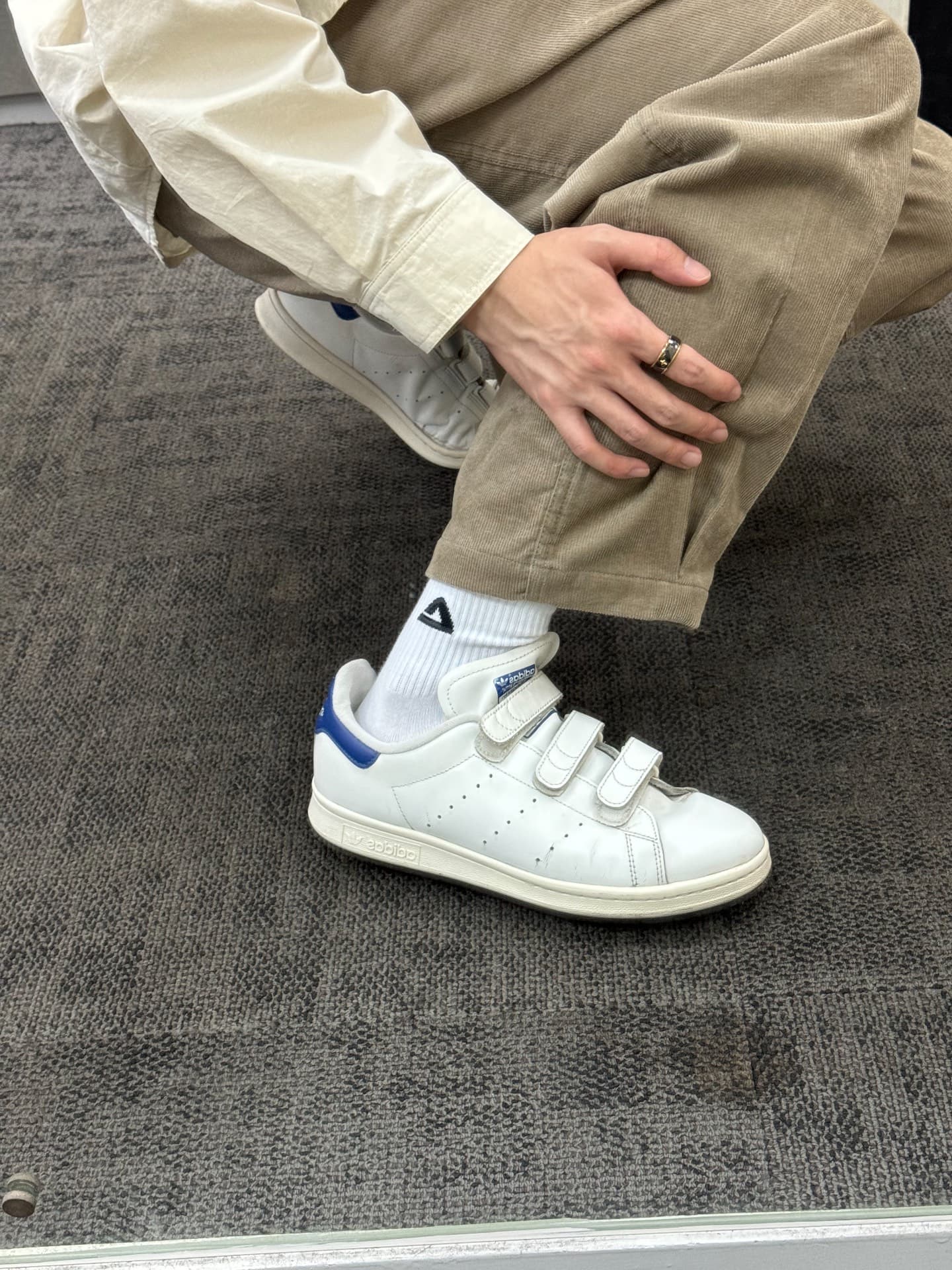 adidas originals Stan Smith Cloud White Collegiate Royal - photo of buyer Лев