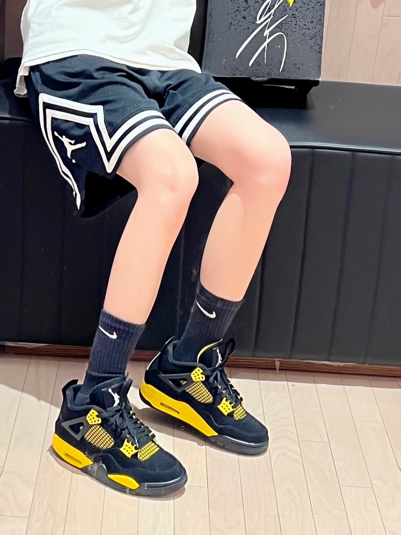 Jordan Air Jordan 4 "Thunder" - фото покупателя Анатолий