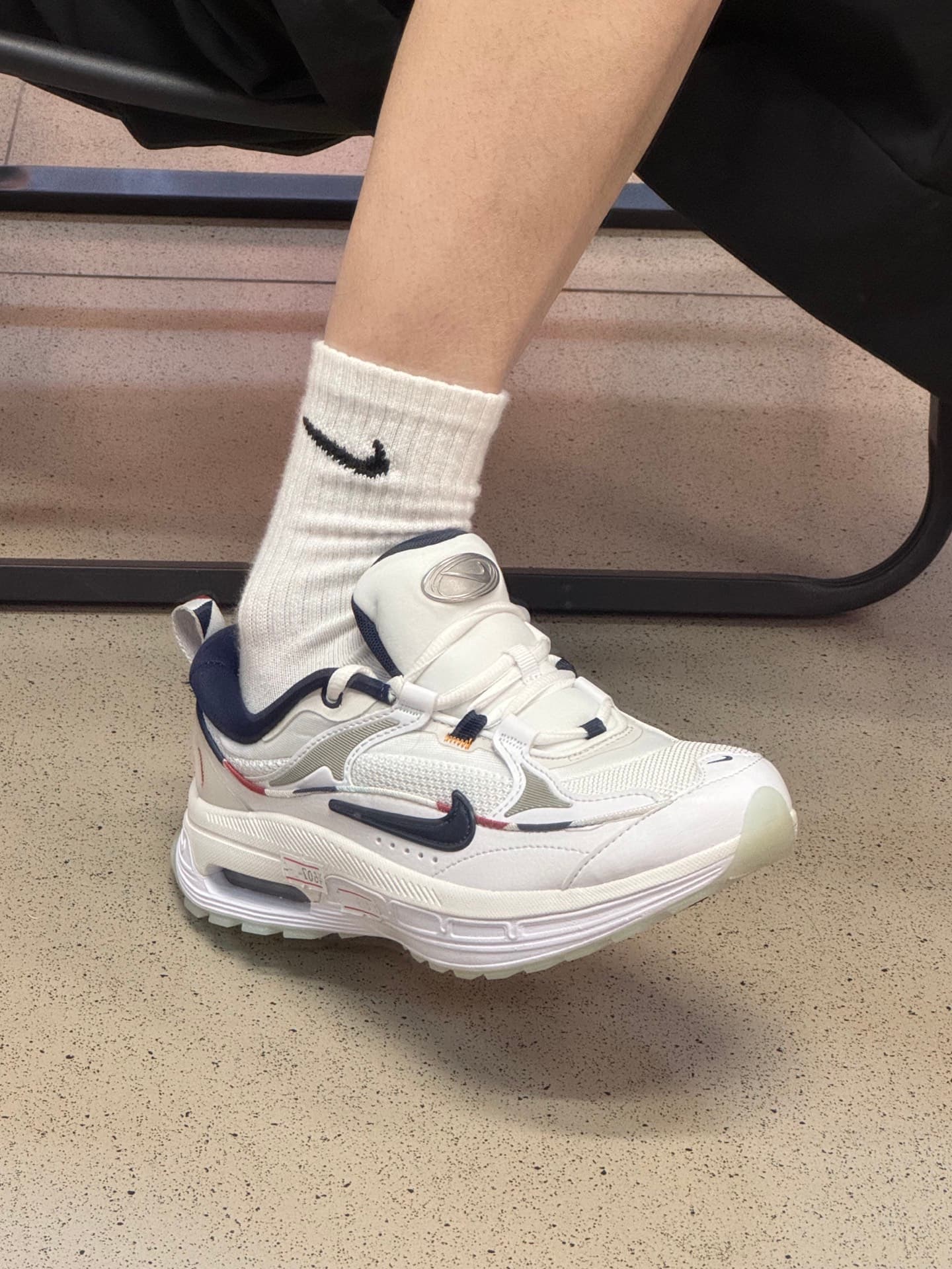 Nike Air Max Bliss "White Midnight Blue" - фото покупателя Полина