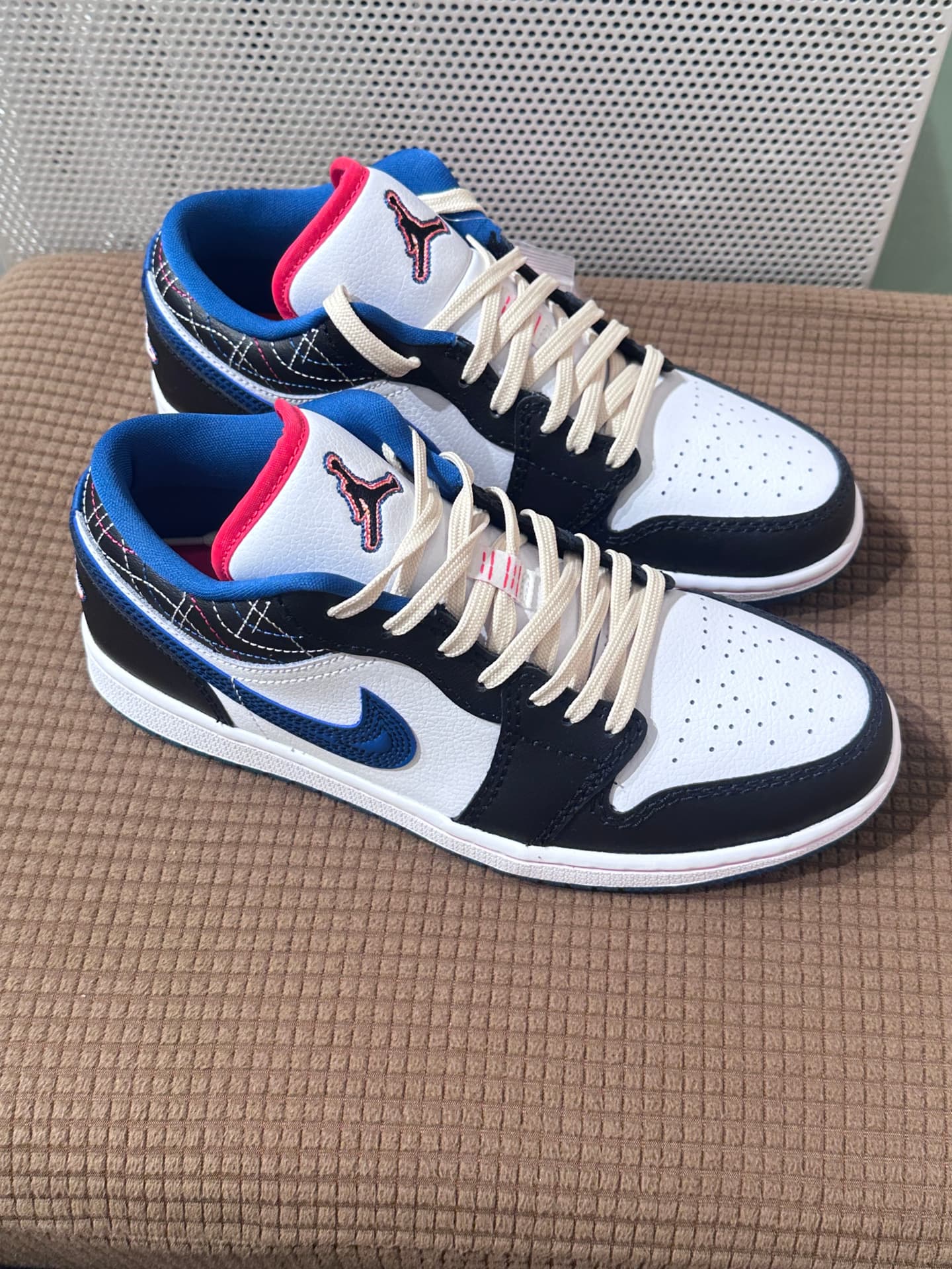 Jordan Air Jordan 1 Low SE Black/Industrial Blue - photo of buyer Никита