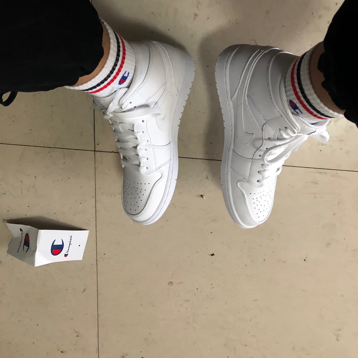 Jordan Air Jordan 1 Mid "Triple White" - фото покупателя Слава