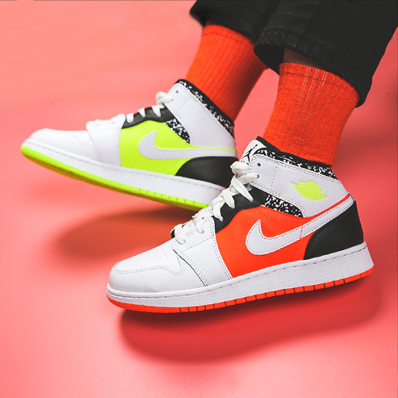 Jordan Air Jordan 1 Mid GS Notebook - вид с внутренней стороны